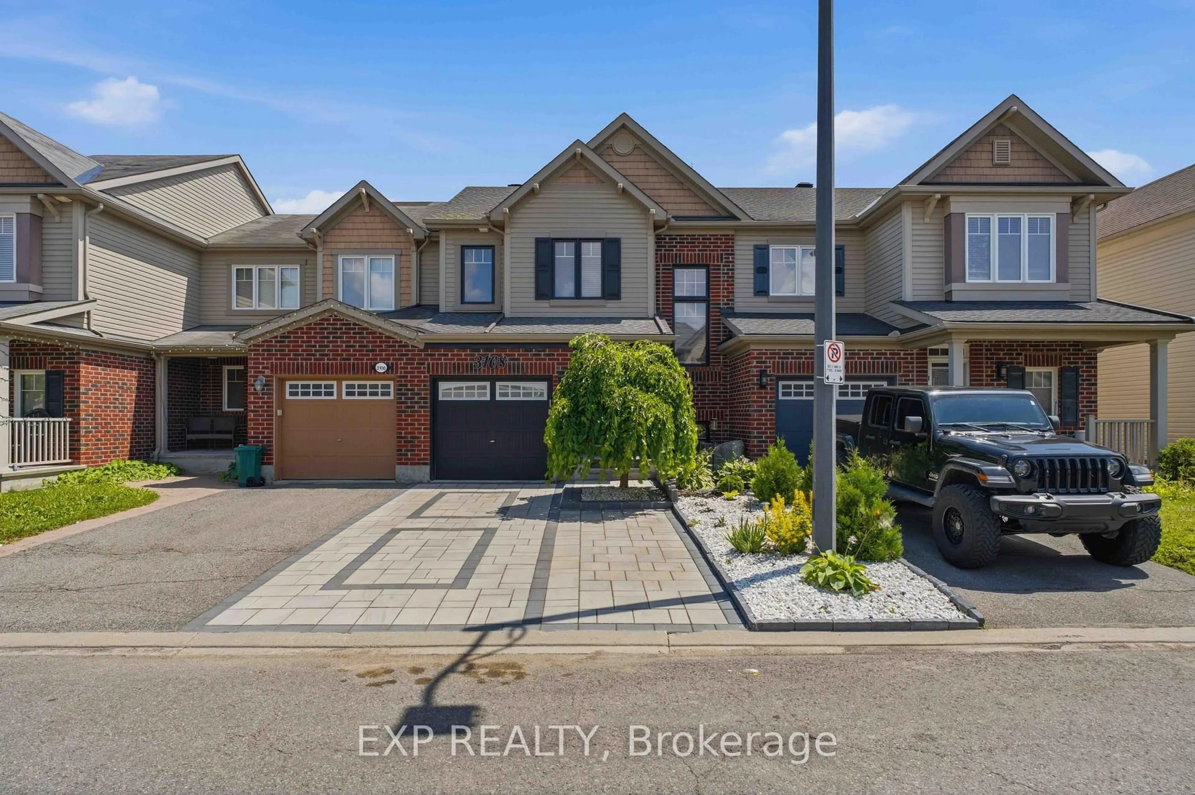 A pic from outside/outdoor area/front of a property/back of a property/a pic from drone, street for 3108 Burritts Rapids Pl, Ottawa Ontario K2J 0S7