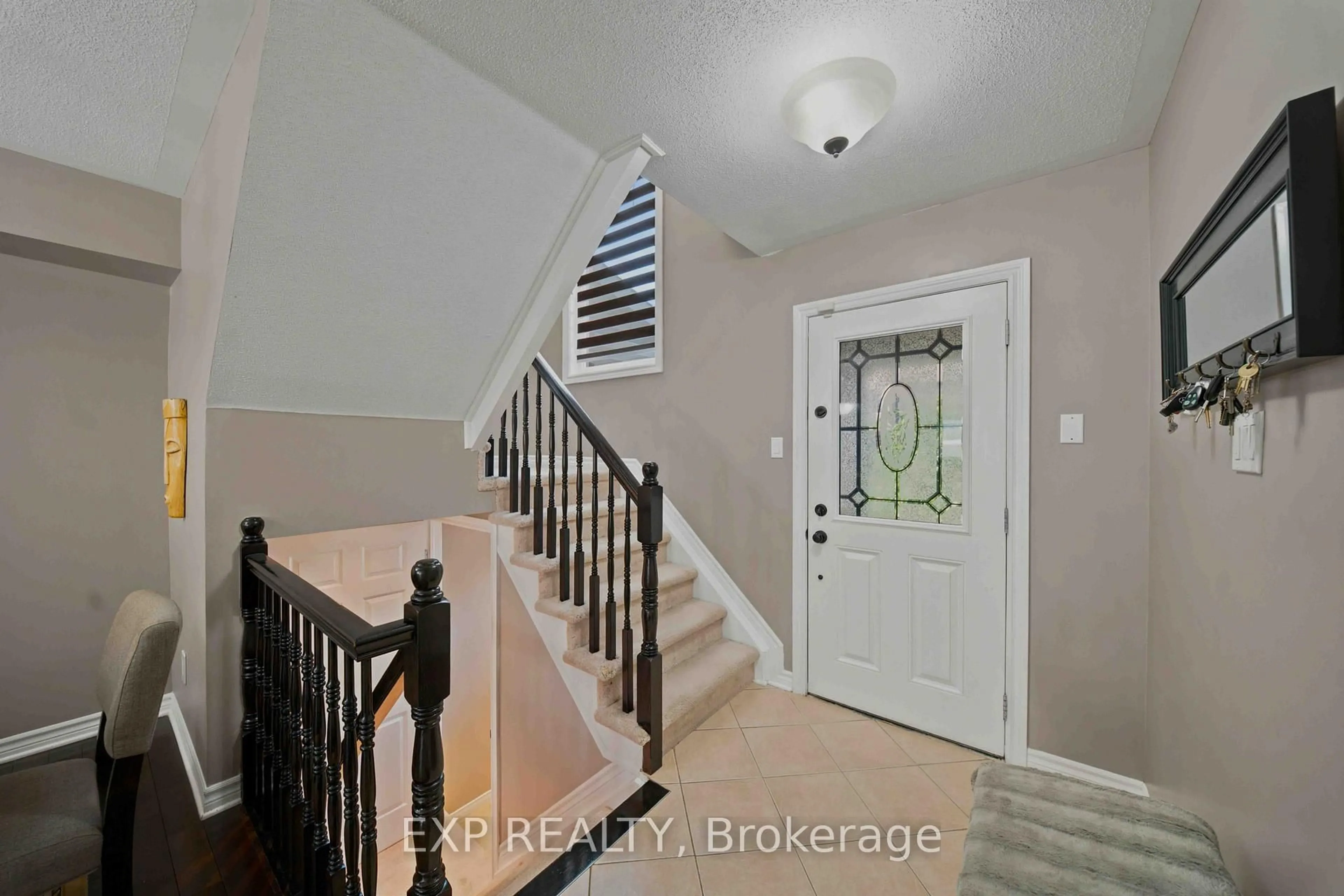 Indoor entryway for 3108 Burritts Rapids Pl, Ottawa Ontario K2J 0S7