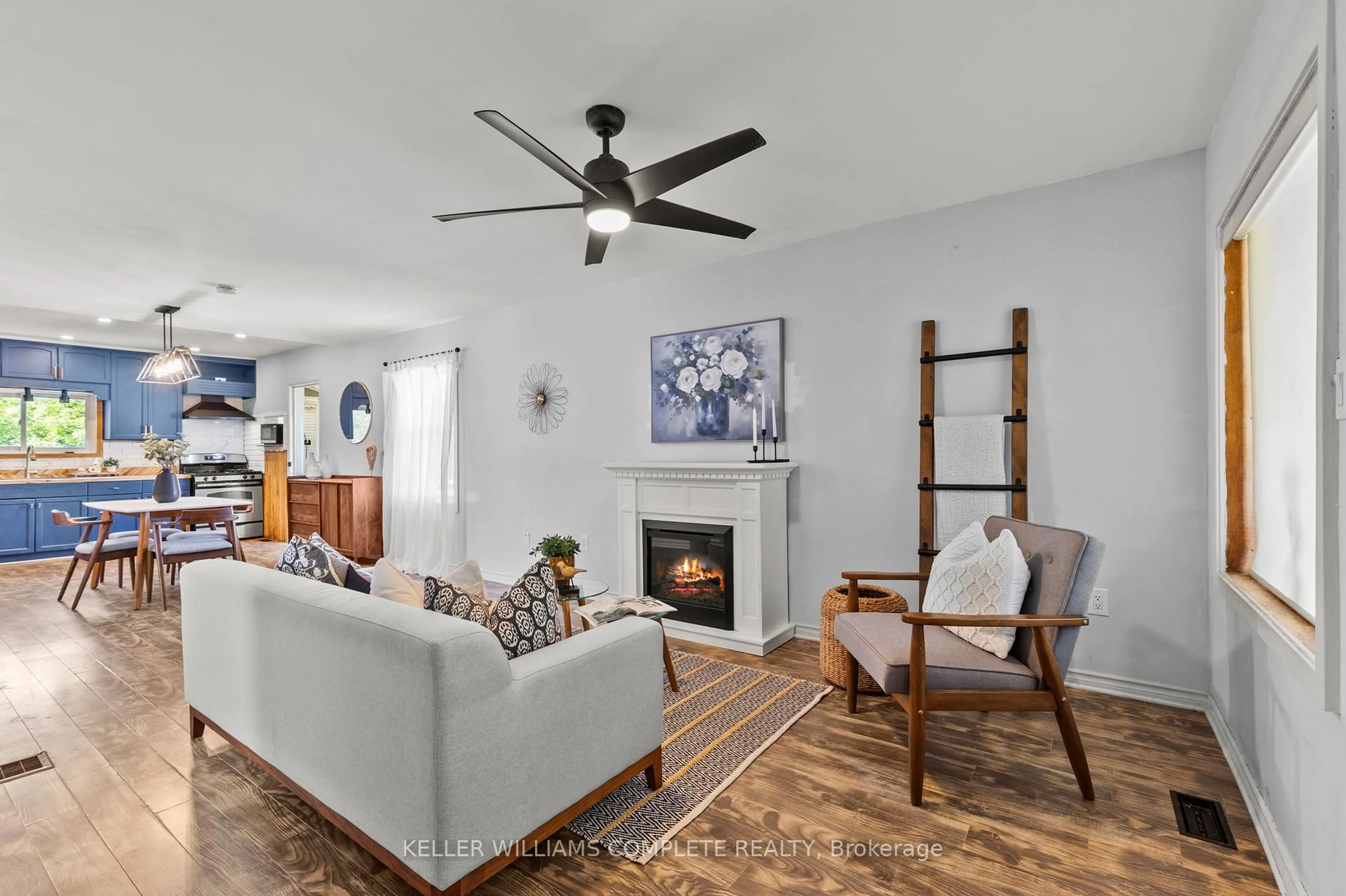 Living room with furniture, unknown for 10 MONCK St, St. Catharines Ontario L2S 1L6