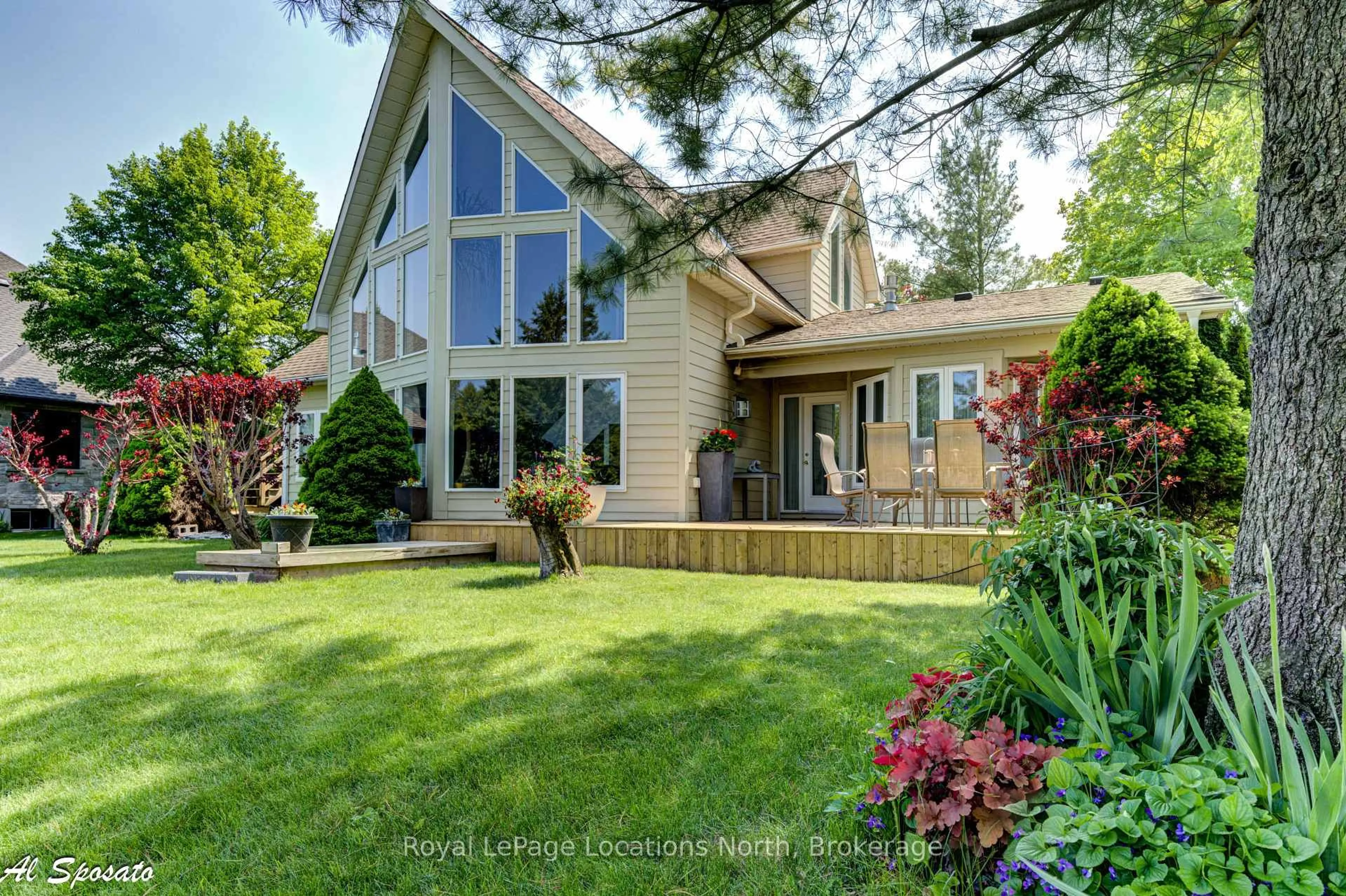 Home with vinyl exterior material, unknown for 130 Louisa St, Blue Mountains Ontario N0H 2P0