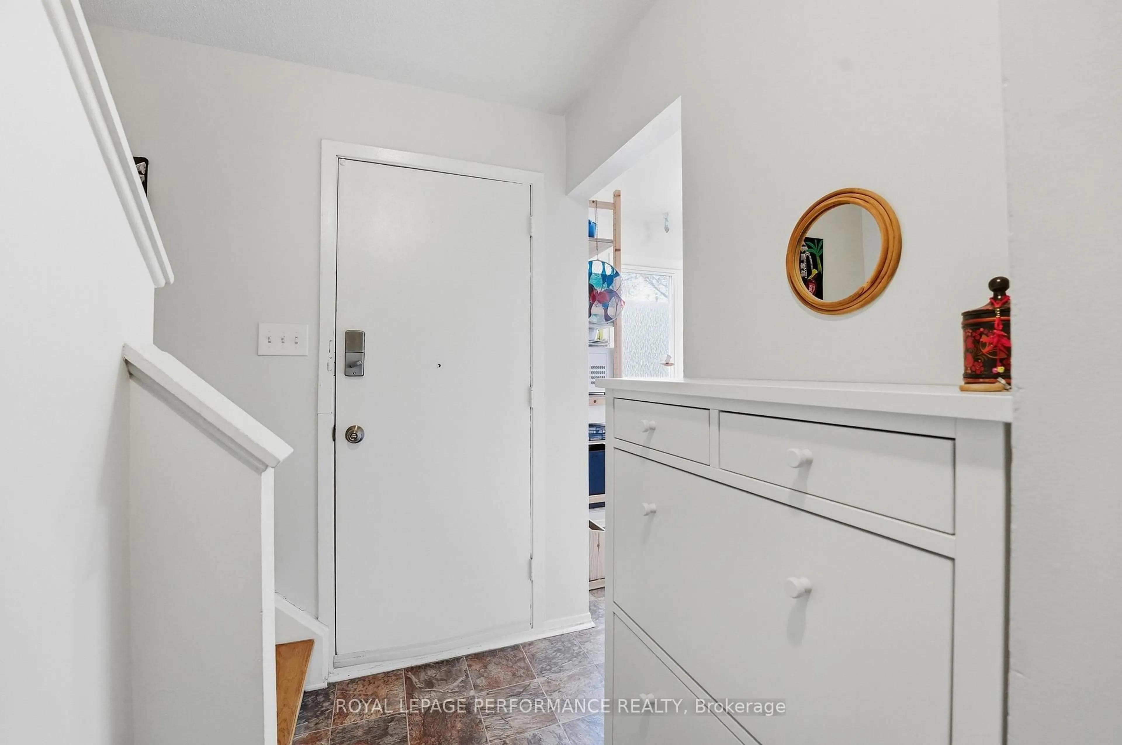Indoor entryway for 1767 Trappist Lane, Ottawa Ontario K1C 1X7
