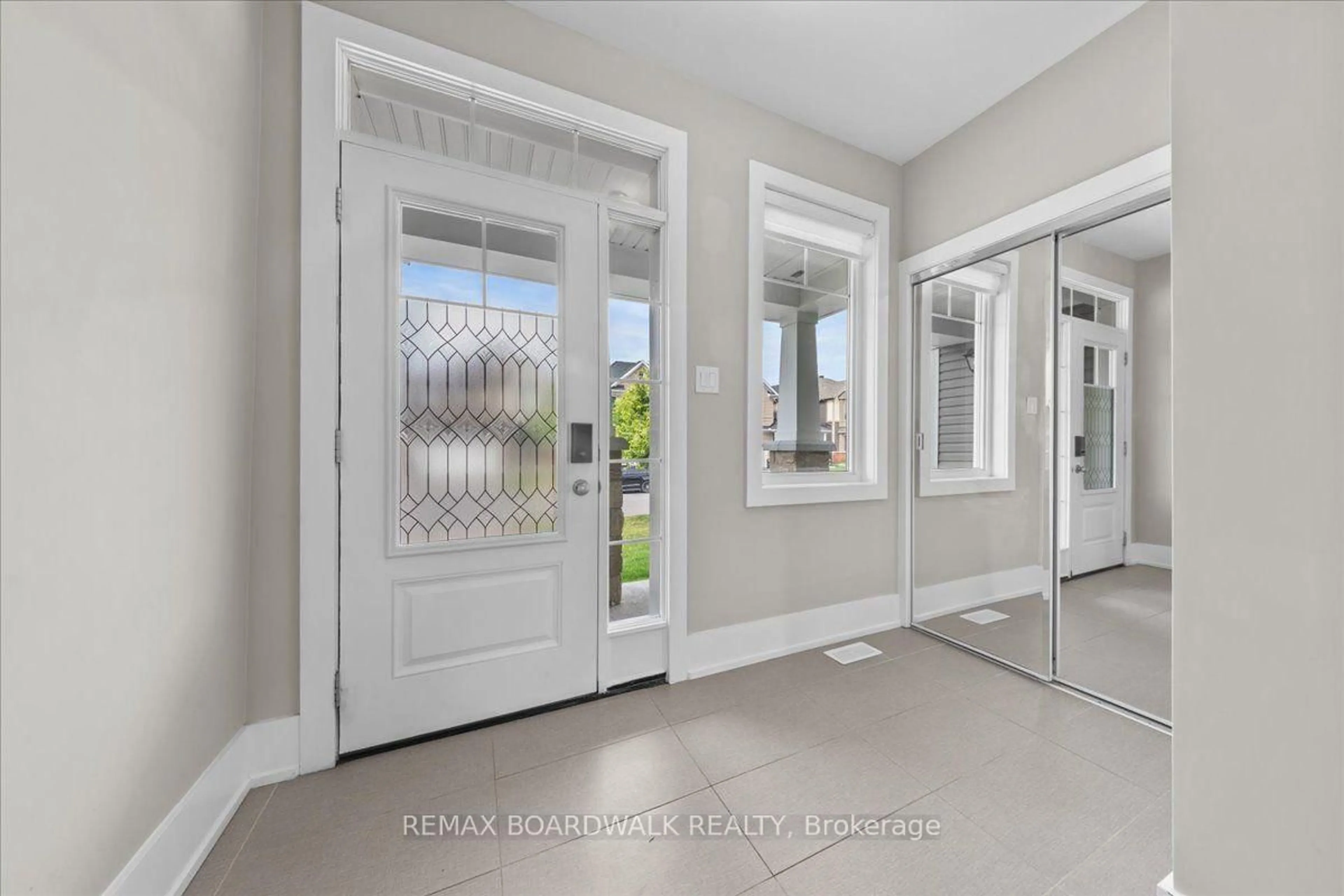 Indoor entryway for 343 SWEETCLOVER Way, Ottawa Ontario K4A 1E6