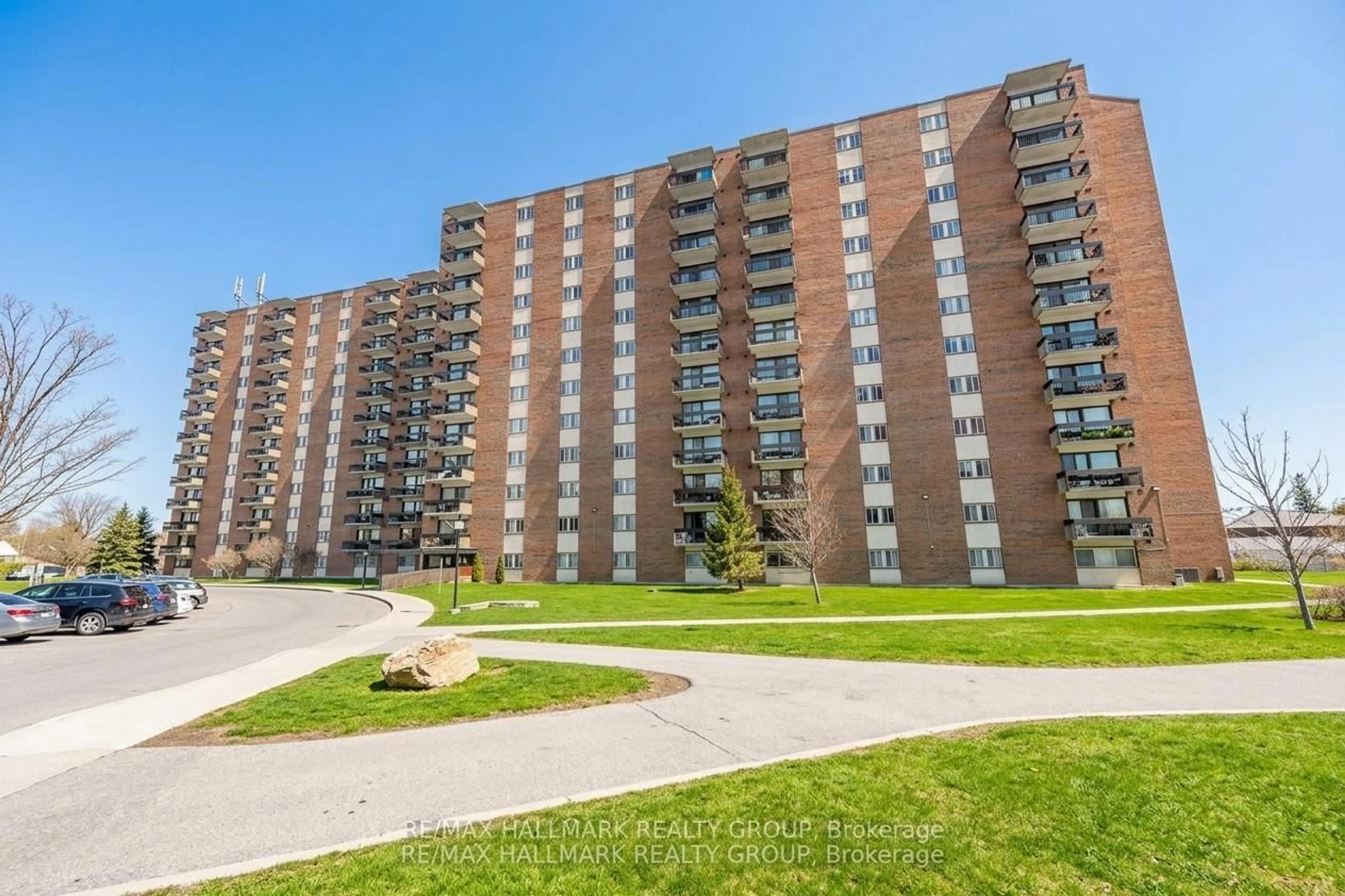 A pic from outside/outdoor area/front of a property/back of a property/a pic from drone, unknown for 1505 Baseline Rd ##214, Ottawa Ontario K2C 3L4