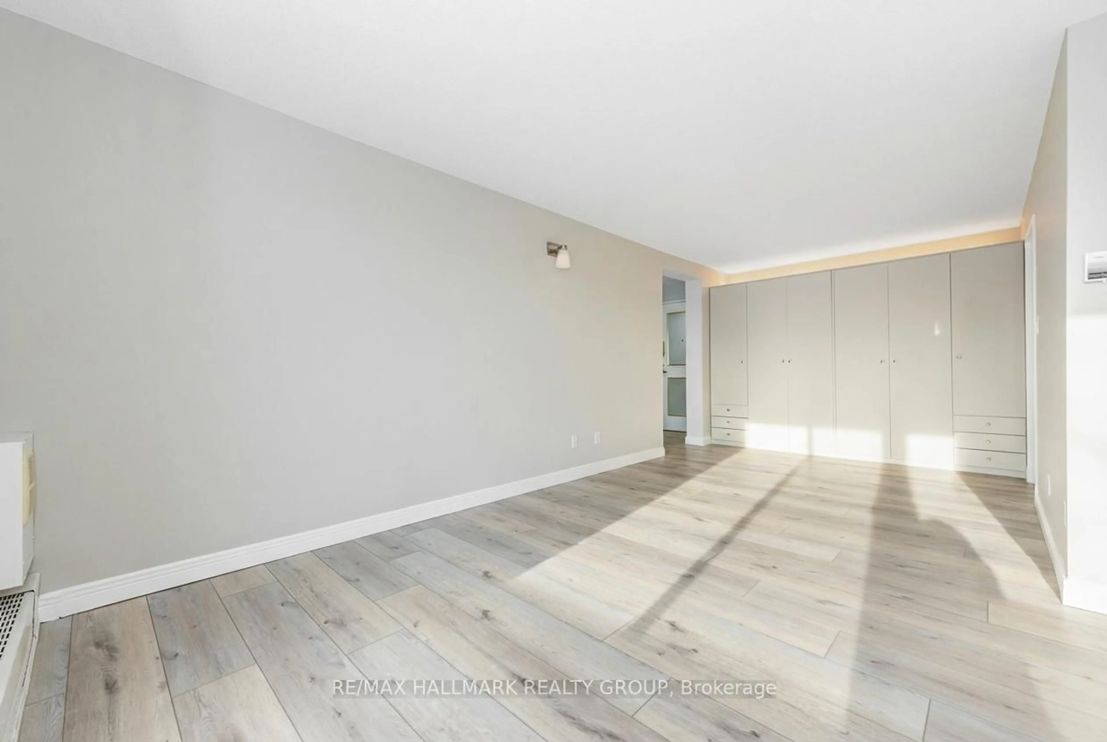 A pic of a room for 1505 Baseline Rd ##214, Ottawa Ontario K2C 3L4