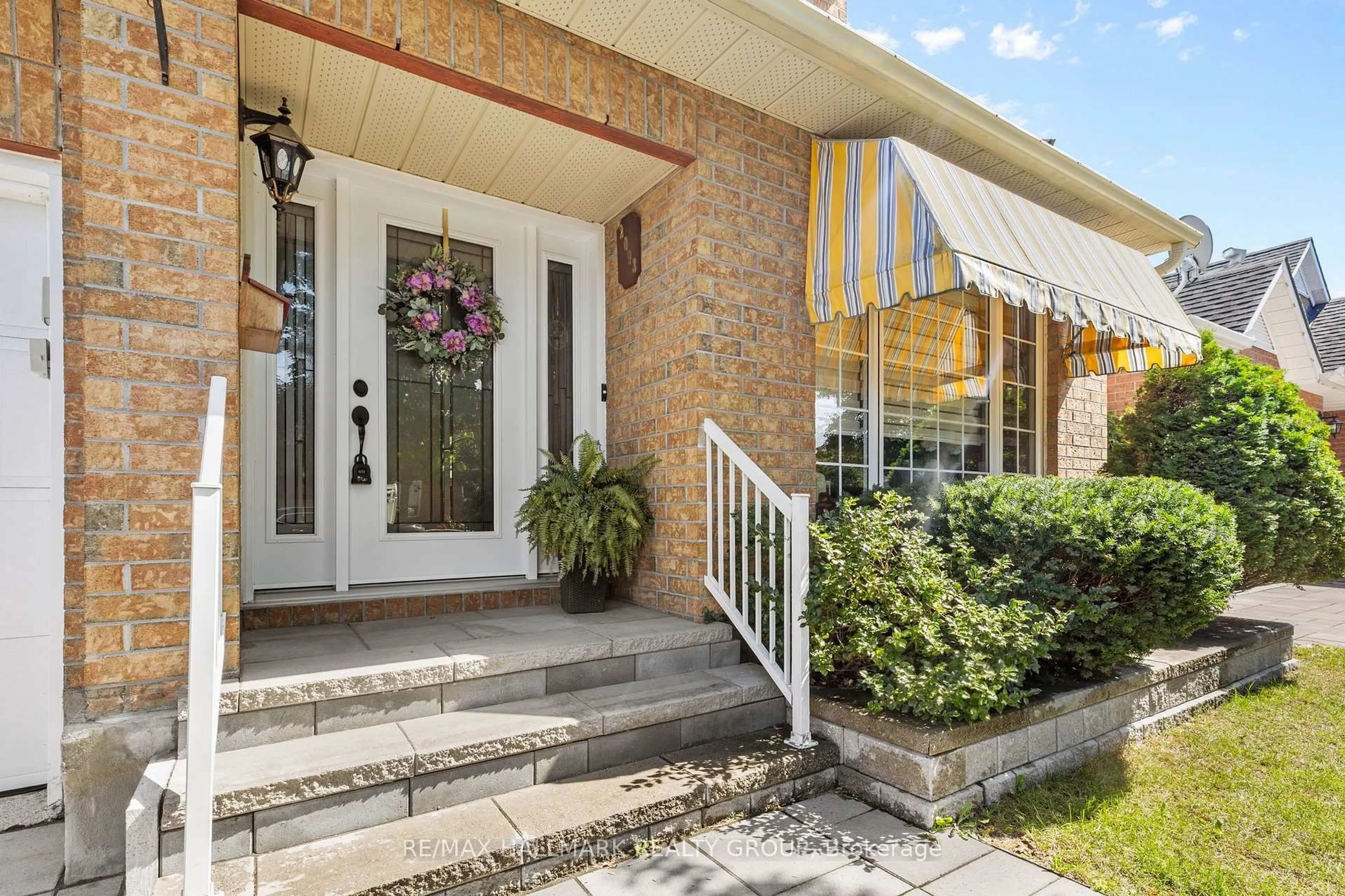 Unknown for 2093 AUBURN RIDGE Dr, Orleans Ontario K1W 1H7