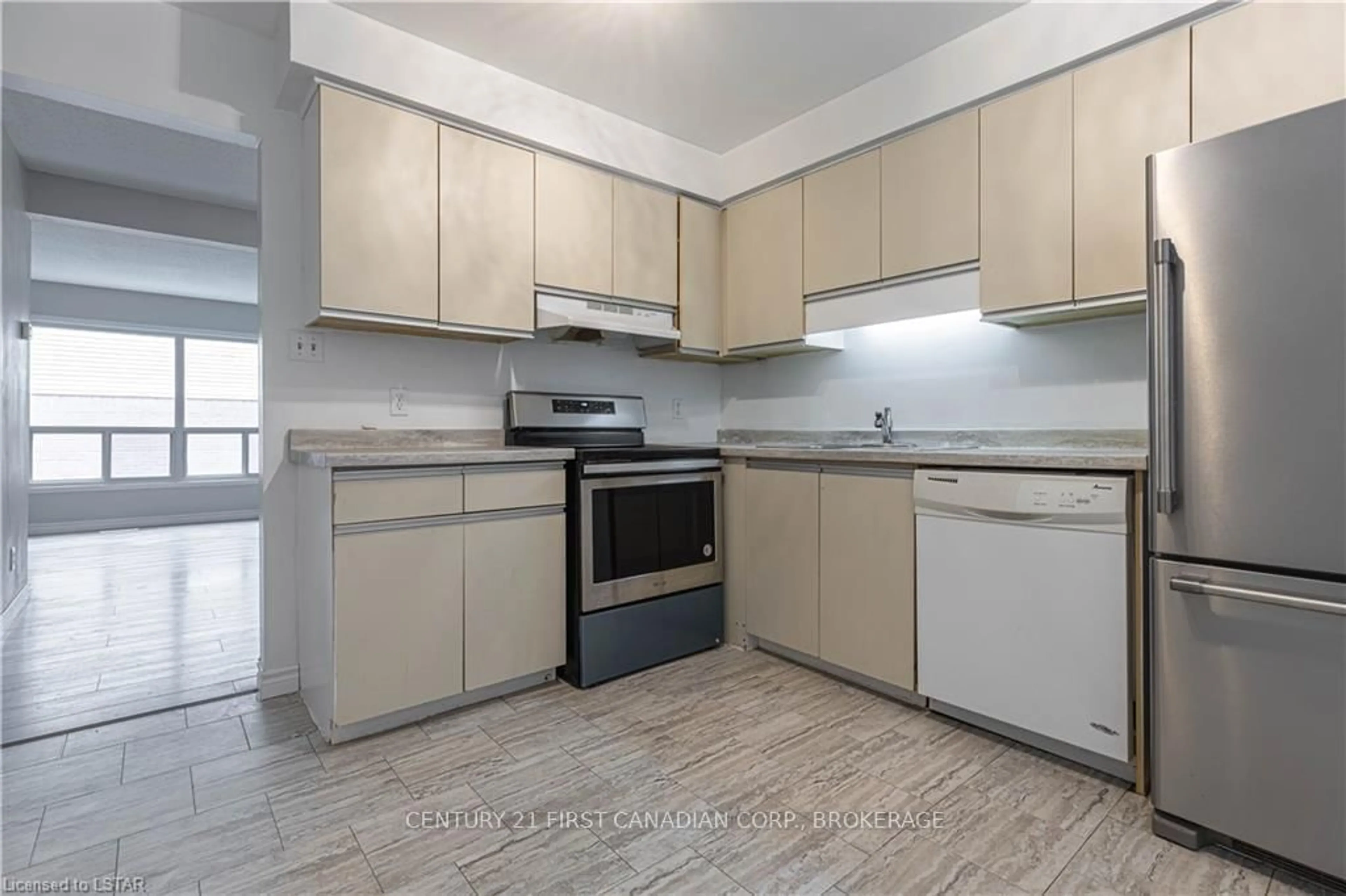 Standard kitchen, unknown for 595 THIRD St #63, London East Ontario N5V 4A1