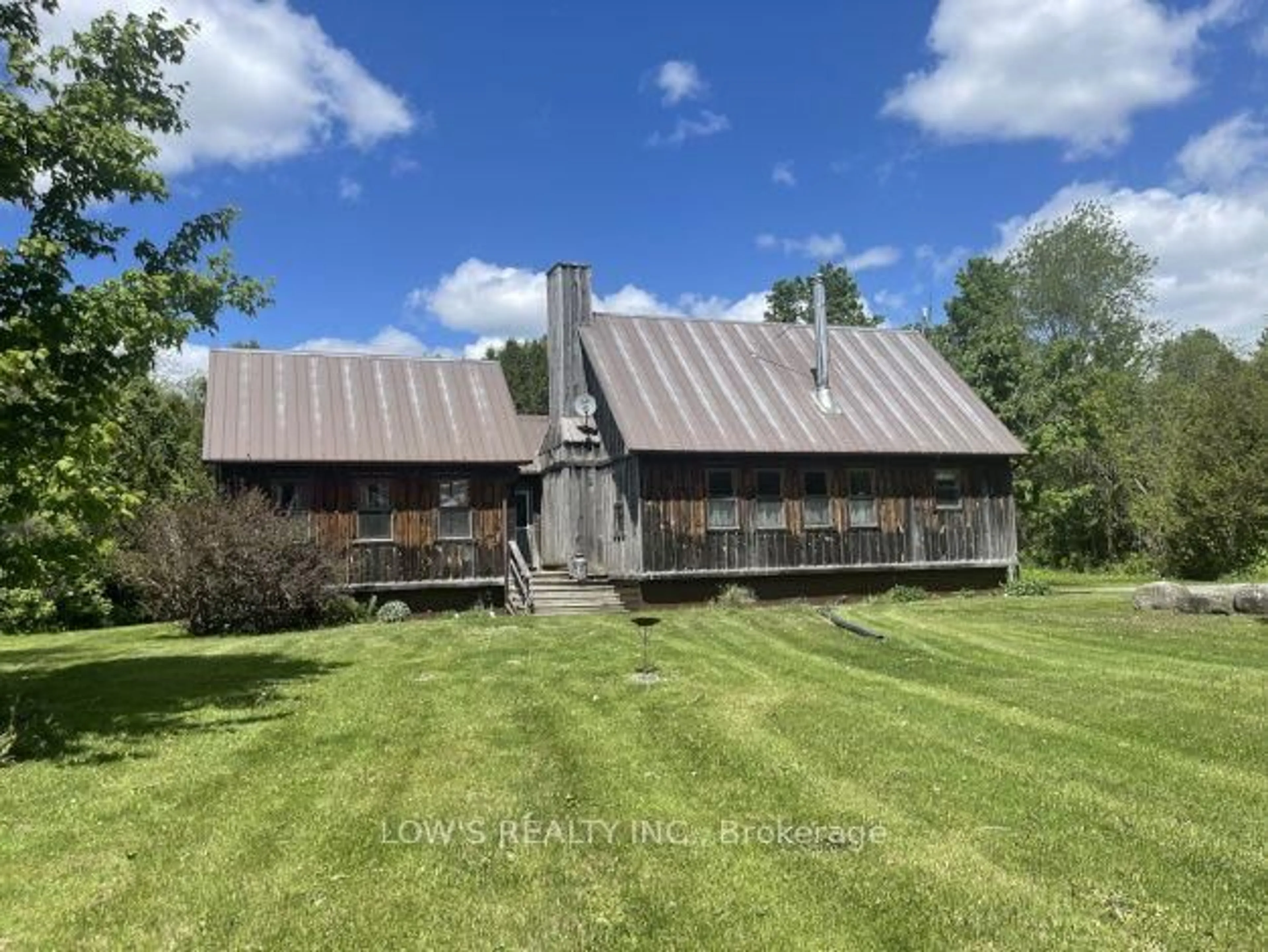 A pic from outside/outdoor area/front of a property/back of a property/a pic from drone, building for 21325 Creek Rd, North Glengarry Ontario K0B 1E0