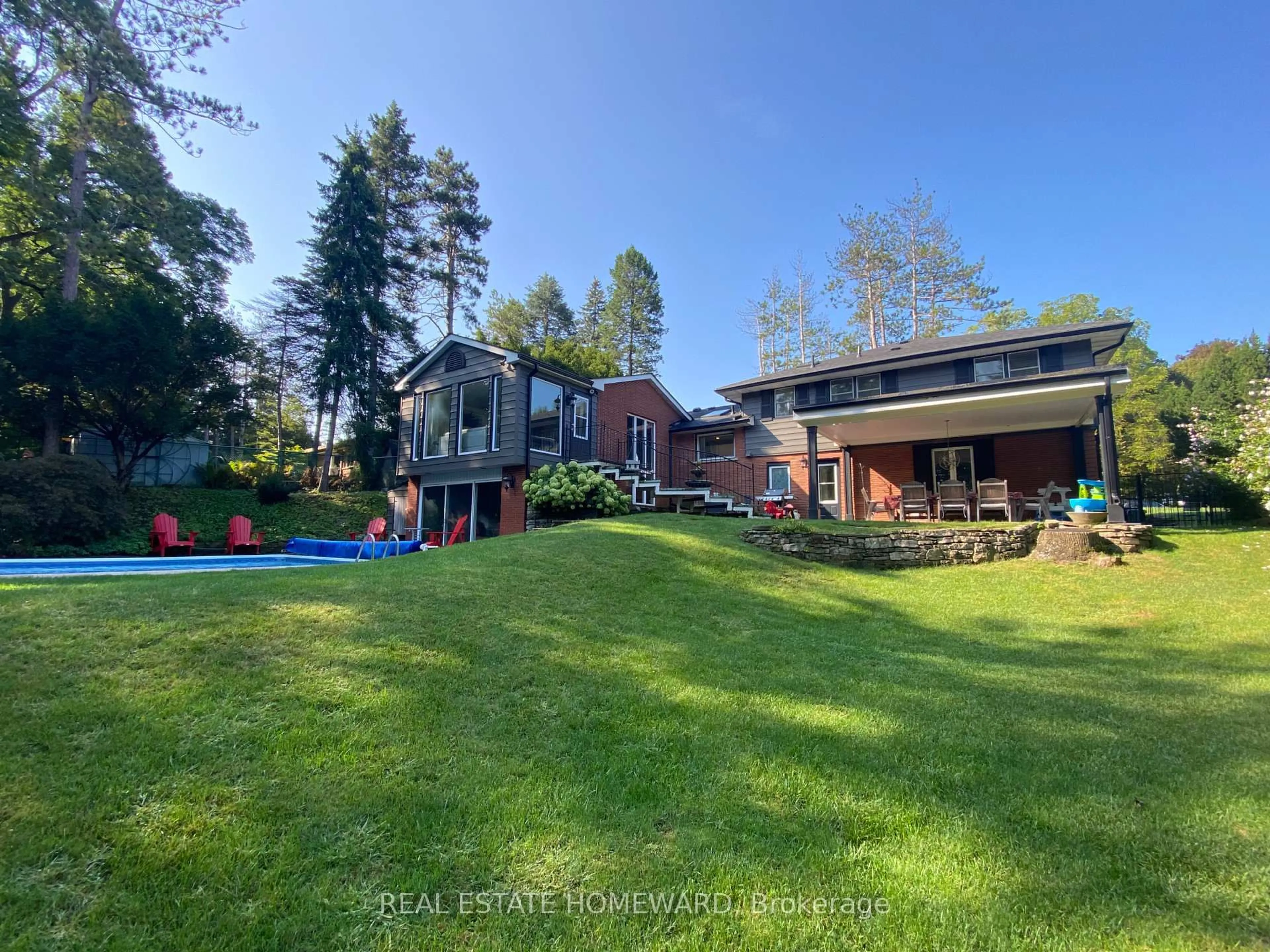 A pic from outside/outdoor area/front of a property/back of a property/a pic from drone, forest/trees view for 63 Cait Crt, Hamilton Ontario L5G 1M3