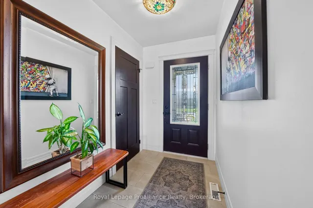 16 Butternut Crt, Belleville 3