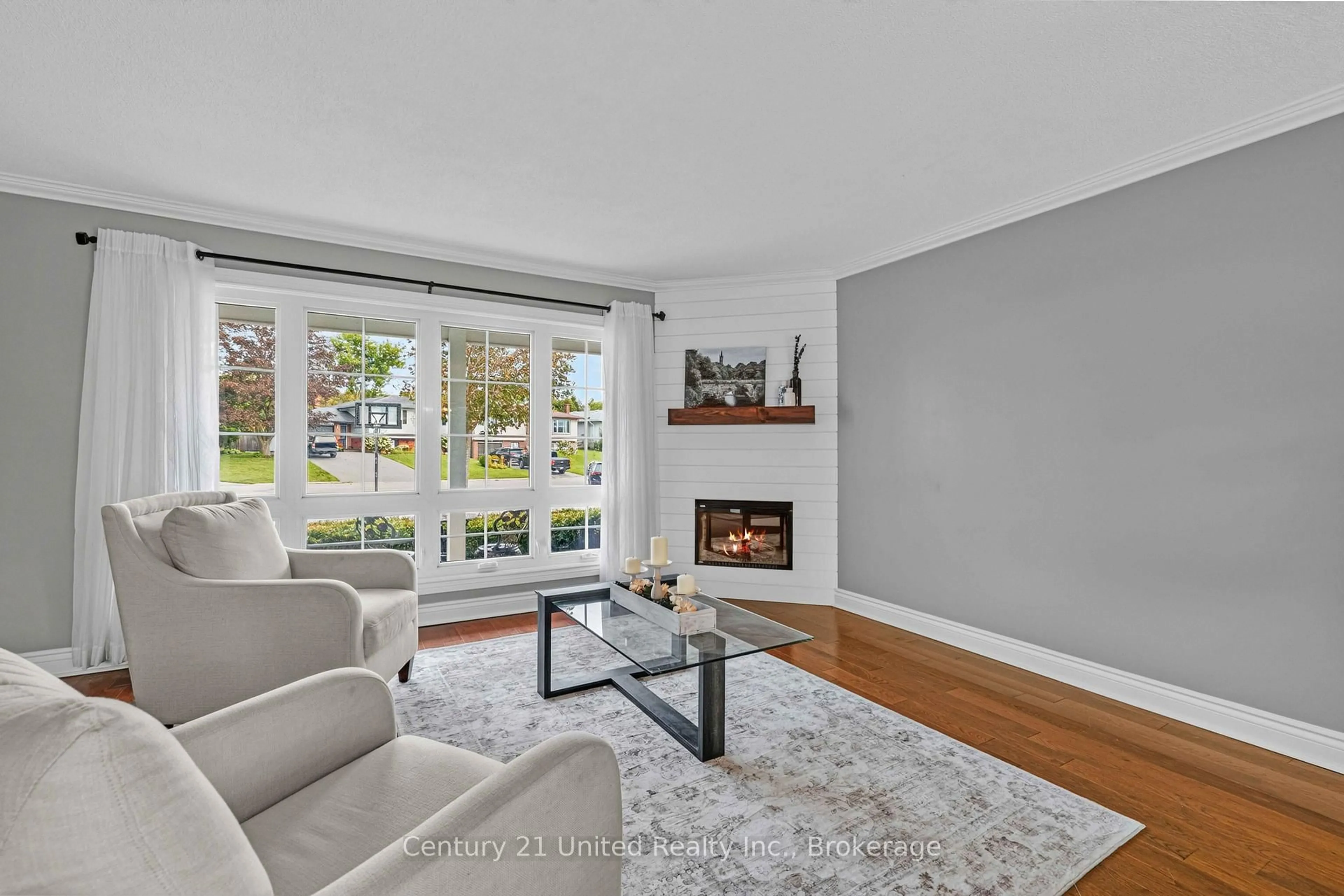 Living room with furniture, unknown for 15 Lakefield Crt, Selwyn Ontario K0L 2H0