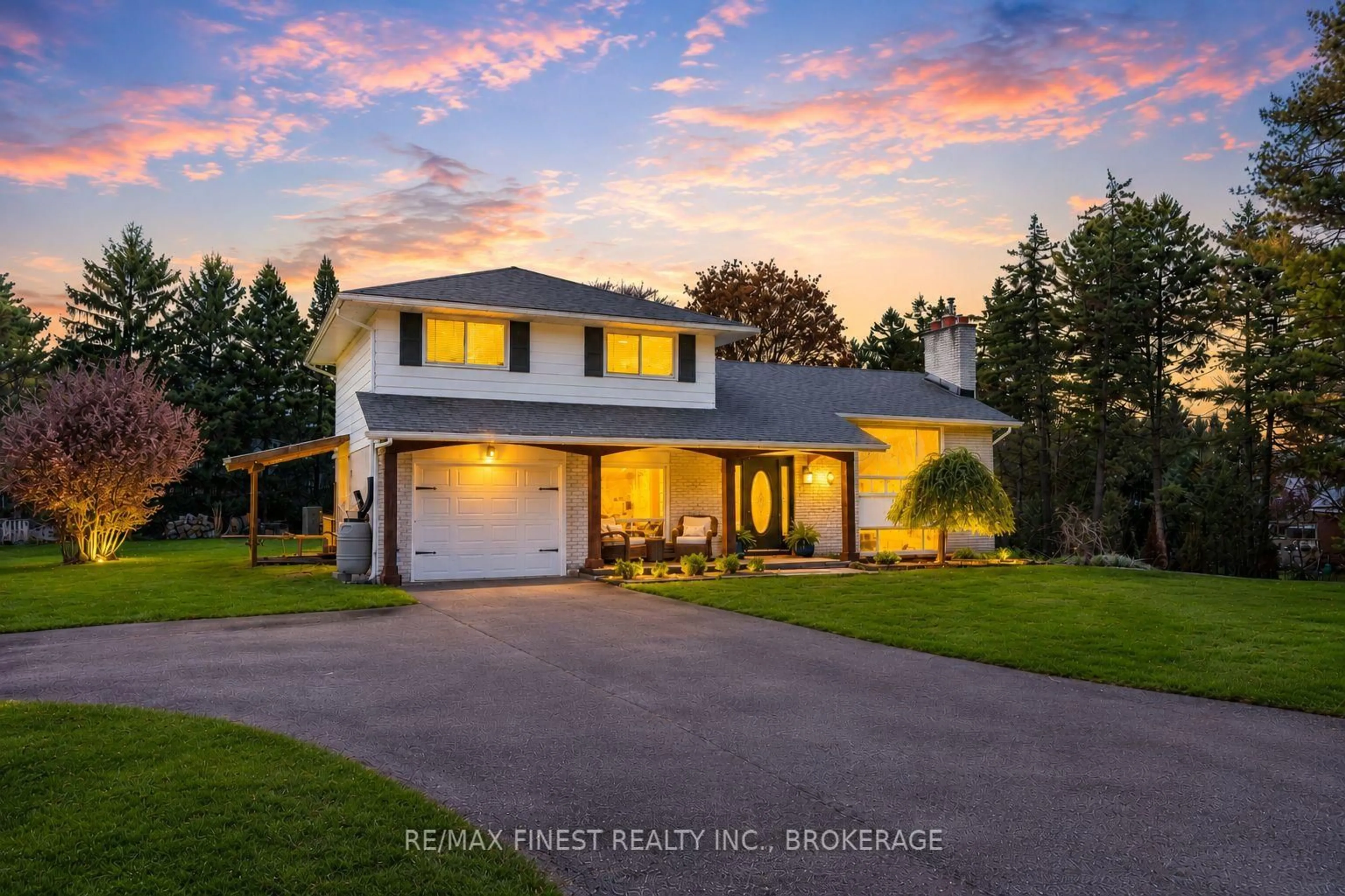 A pic from outside/outdoor area/front of a property/back of a property/a pic from drone, street for 207 Meadow Cres, Bath Ontario K0H 1G0