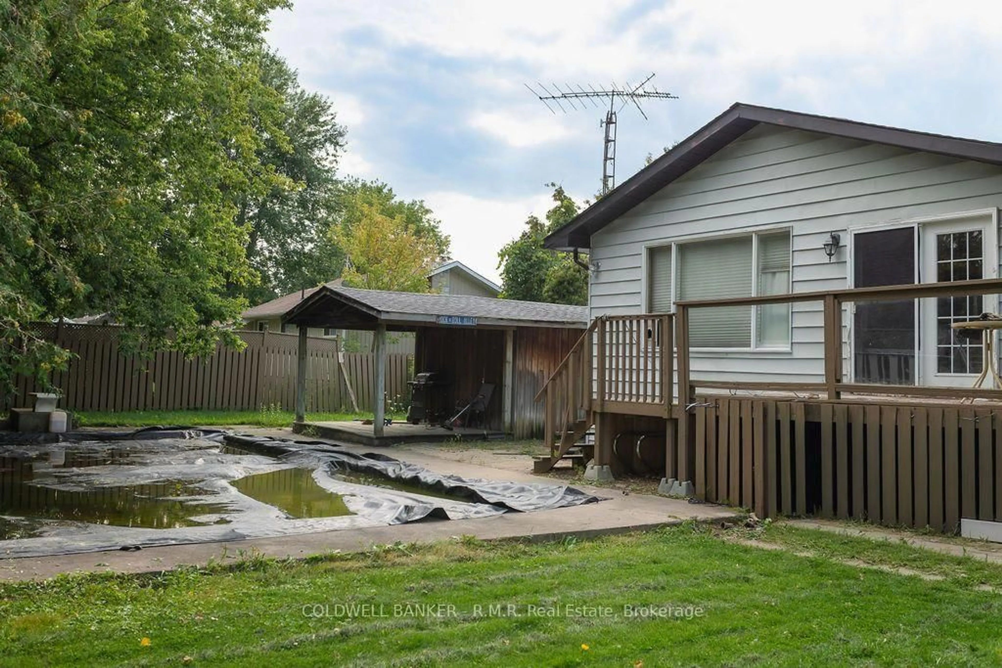 A pic from outside/outdoor area/front of a property/back of a property/a pic from drone, street for 241 Port Hoover Rd, Kawartha Lakes Ontario K0M 2C0