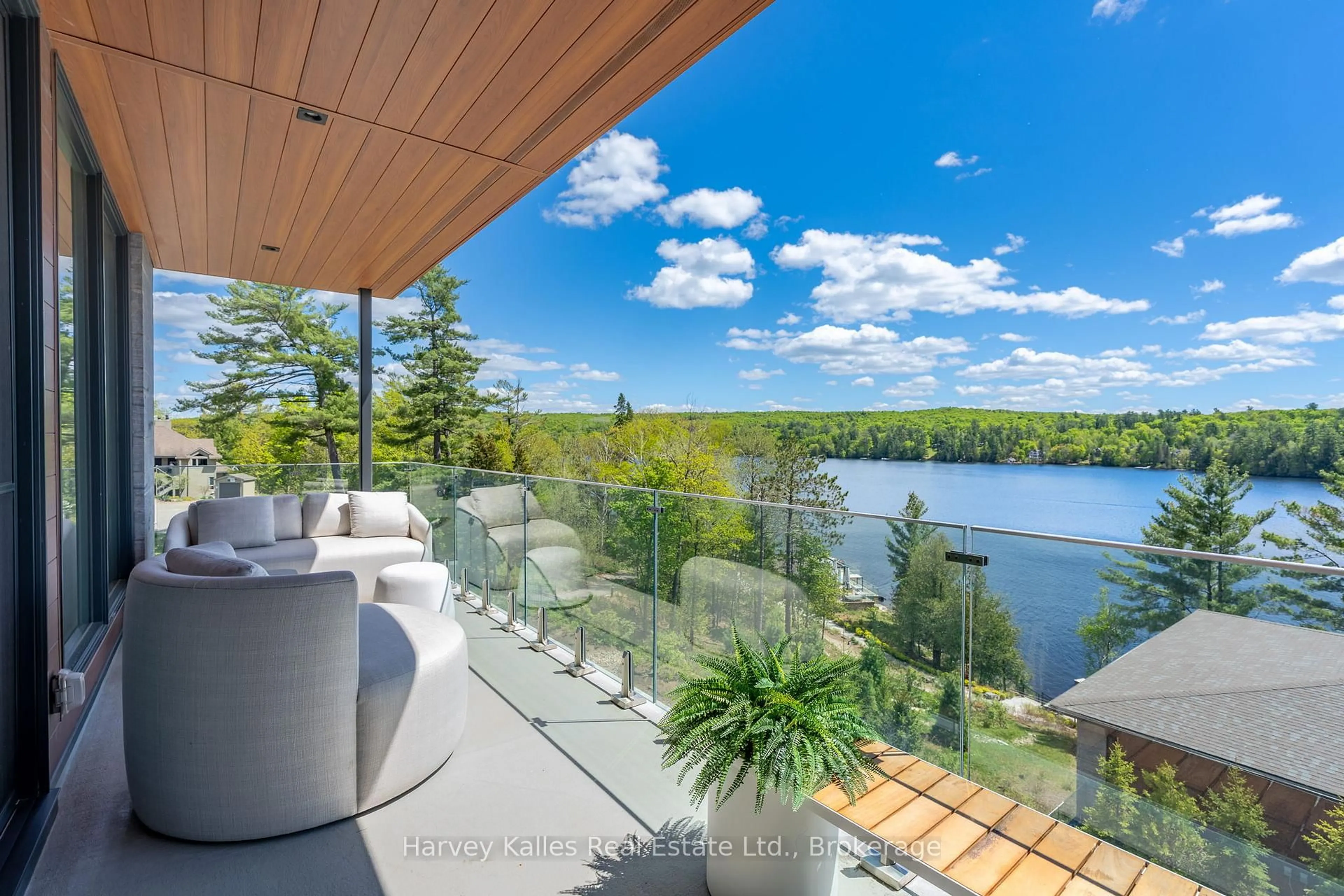 Patio, water/lake/river/ocean view for 727 Grandview Dr #211, Huntsville Ontario P1H 1B2