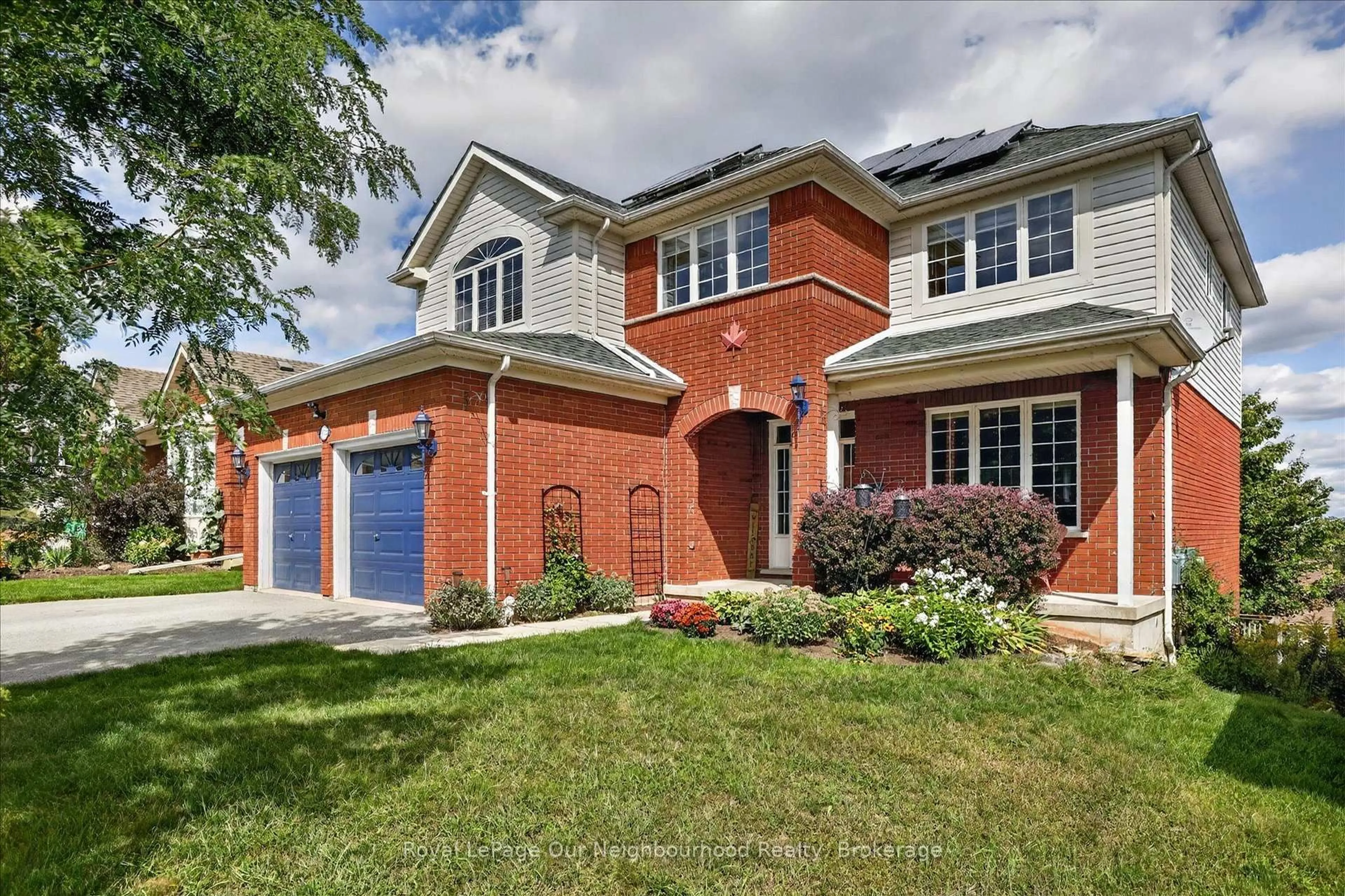 Home with brick exterior material, street for 1072 Silverdale Rd, Peterborough Ontario K9J 7W6