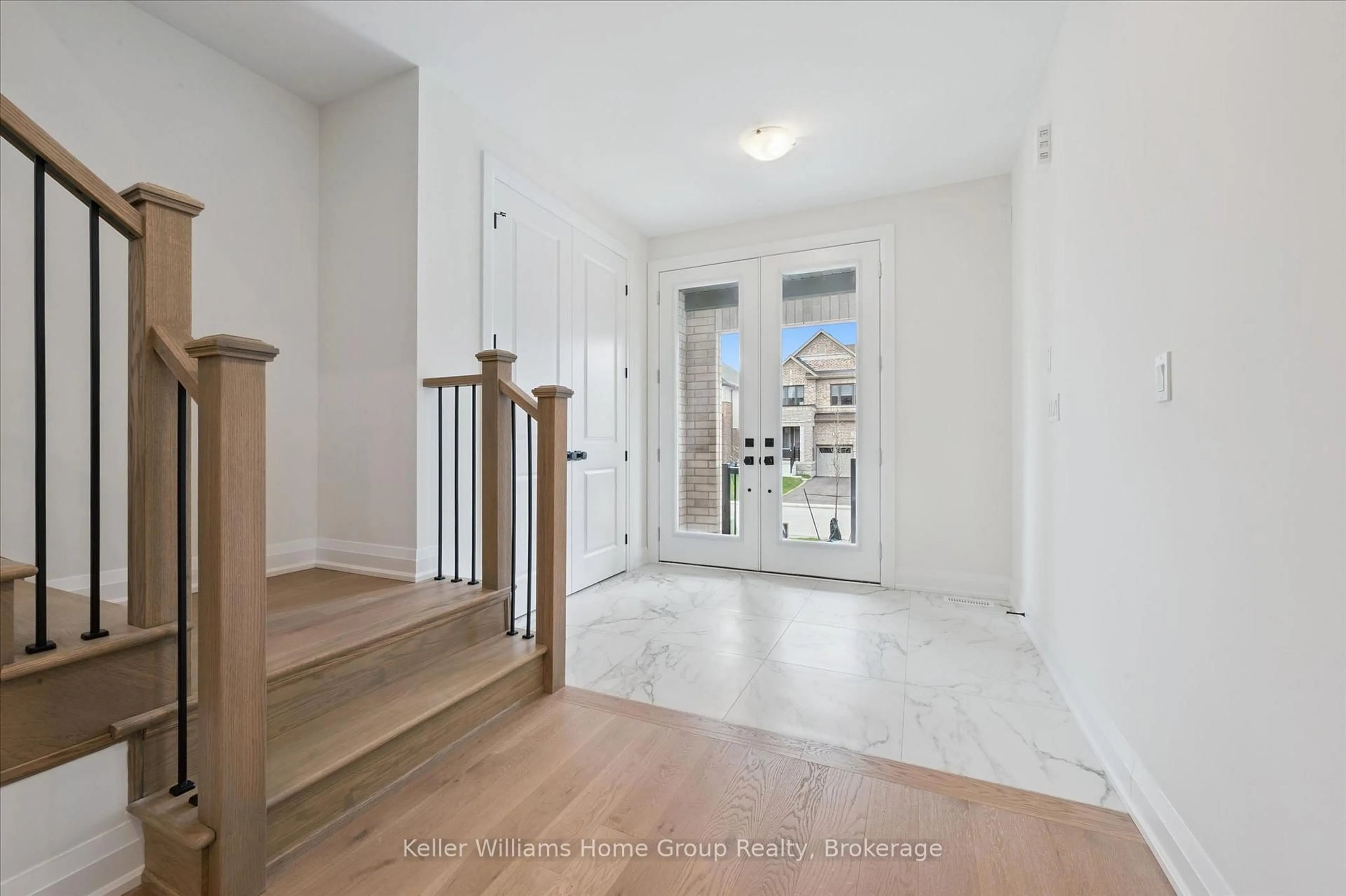 Indoor entryway for 13 Mary Watson St, North Dumfries Ontario N0B 1E0