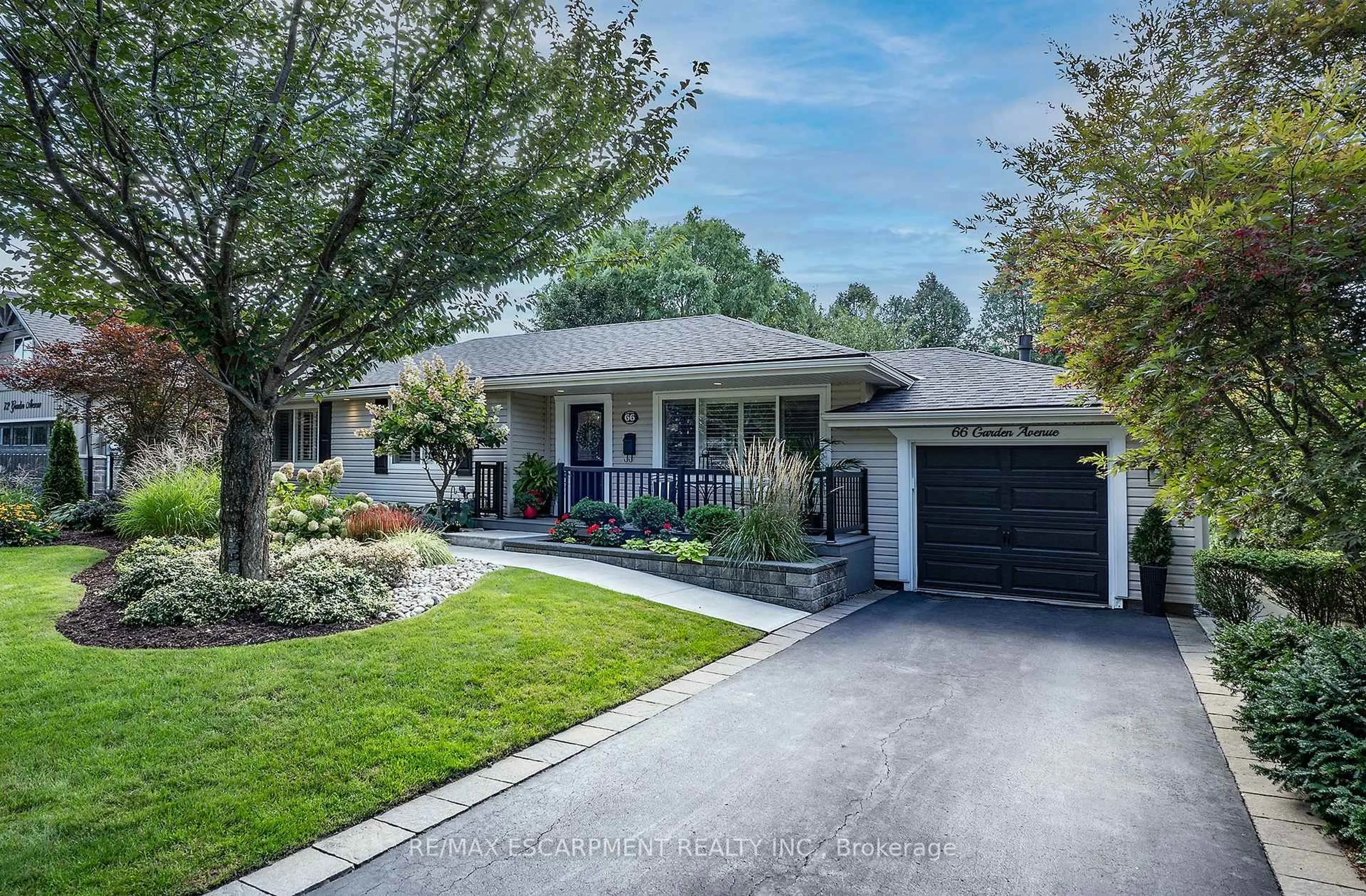 Home with brick exterior material, street for 66 Garden Ave, Hamilton Ontario L9G 2J5