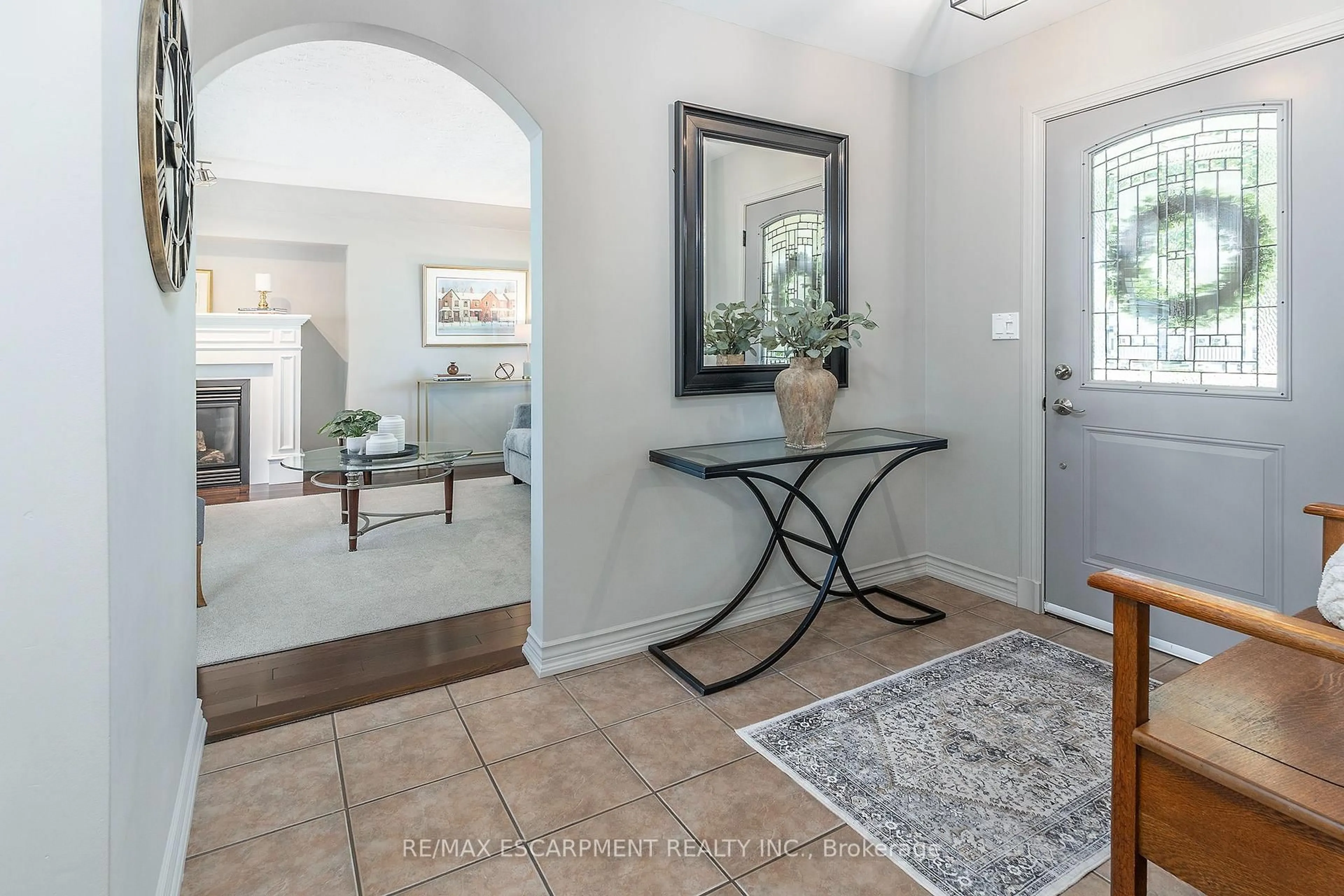 Indoor entryway for 66 Garden Ave, Hamilton Ontario L9G 2J5