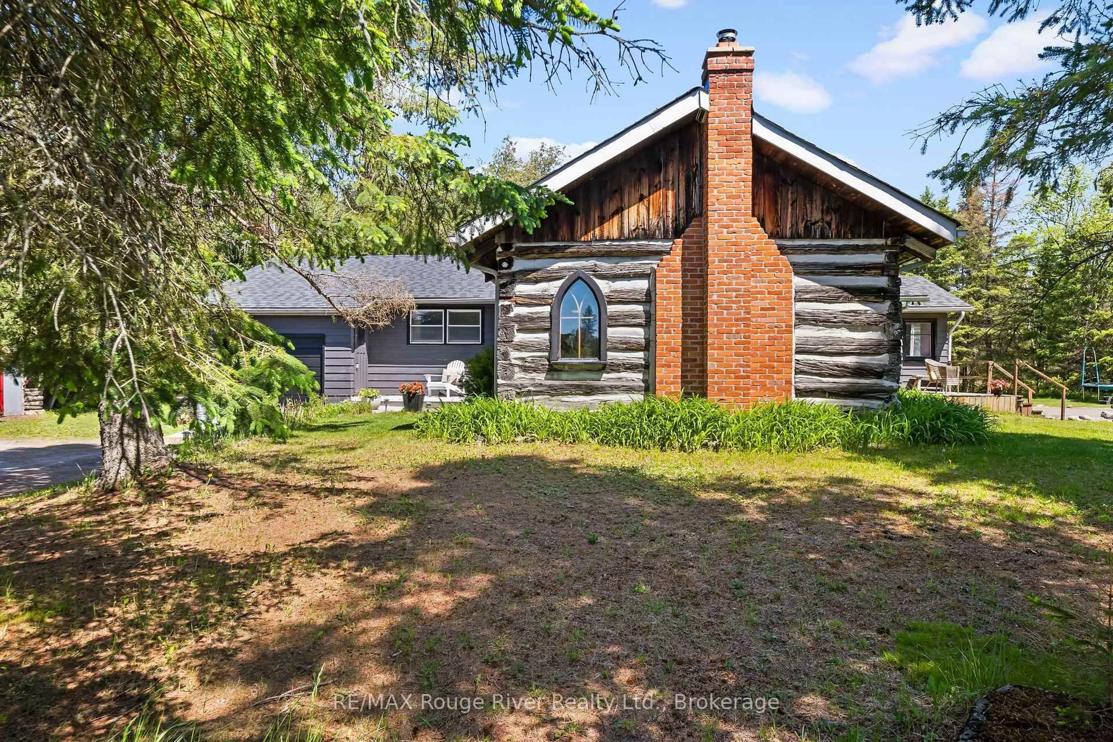 Home with brick exterior material, unknown for 518 County Rd 6 Rd, Douro-Dummer Ontario K0L 2H0
