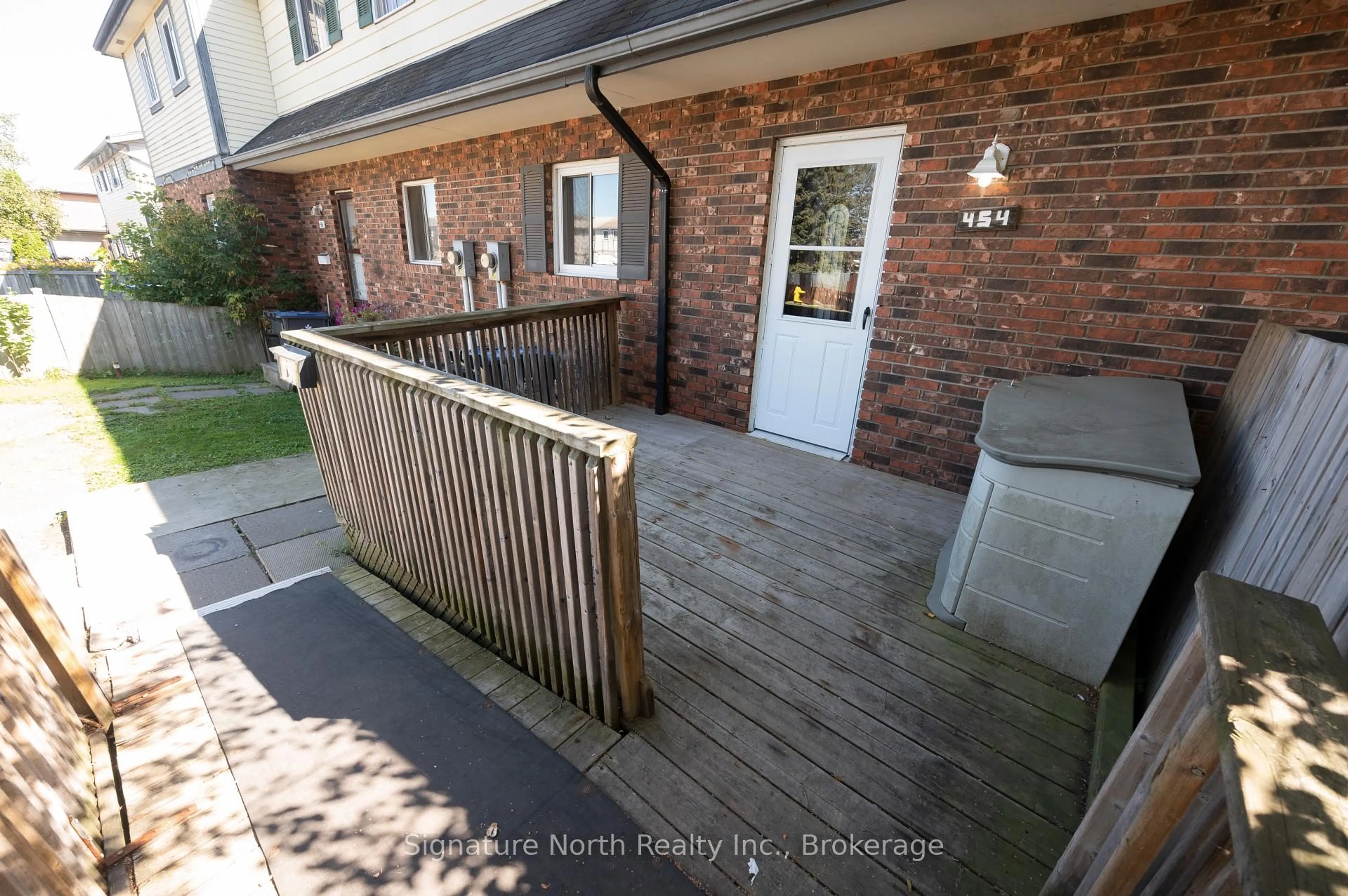 Patio, street for 454 Wentworth Cres, Thunder Bay Ontario P7A 7S8
