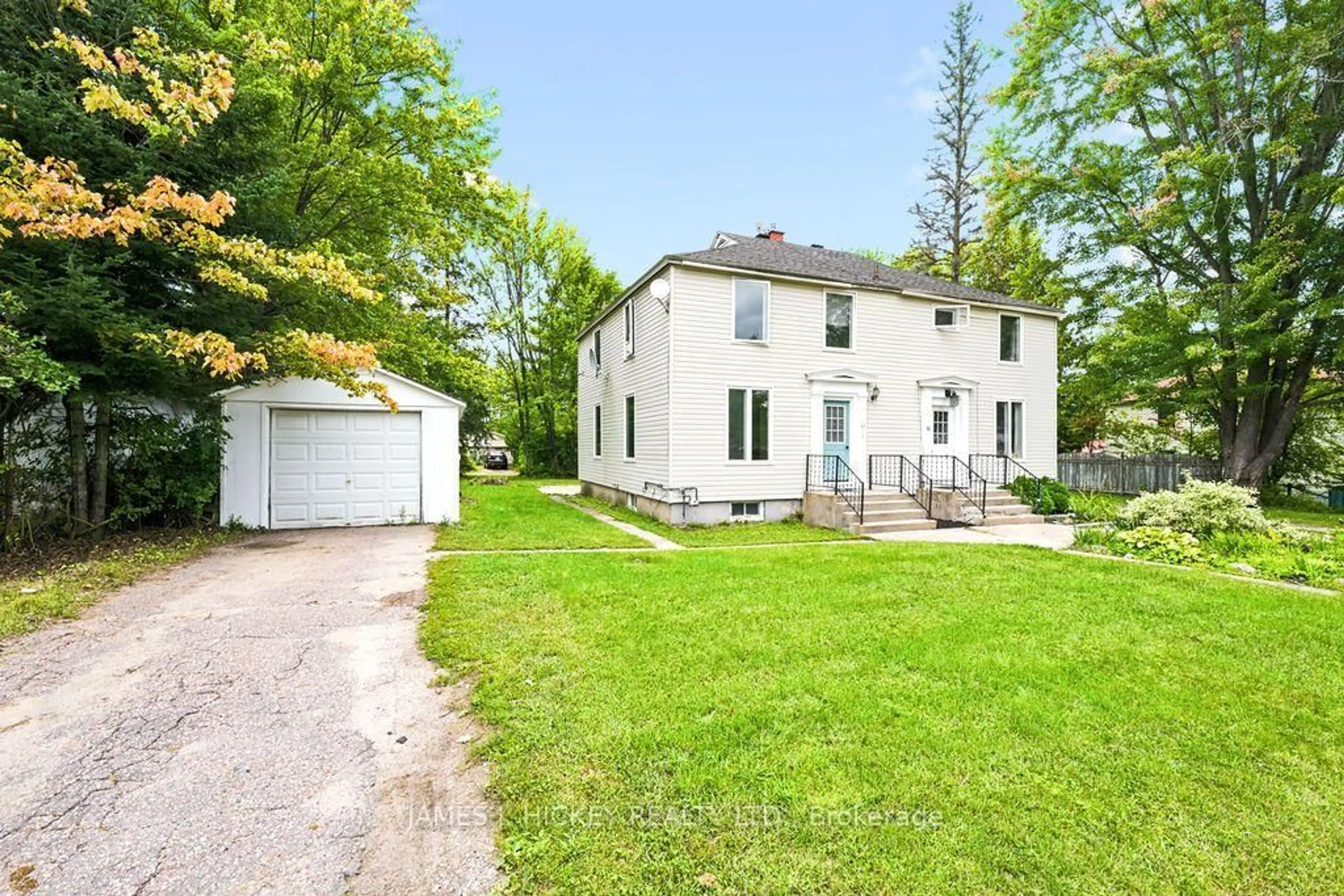 A pic from outside/outdoor area/front of a property/back of a property/a pic from drone, street for 18 IBERVILLE St, Deep River Ontario K0J 1P0