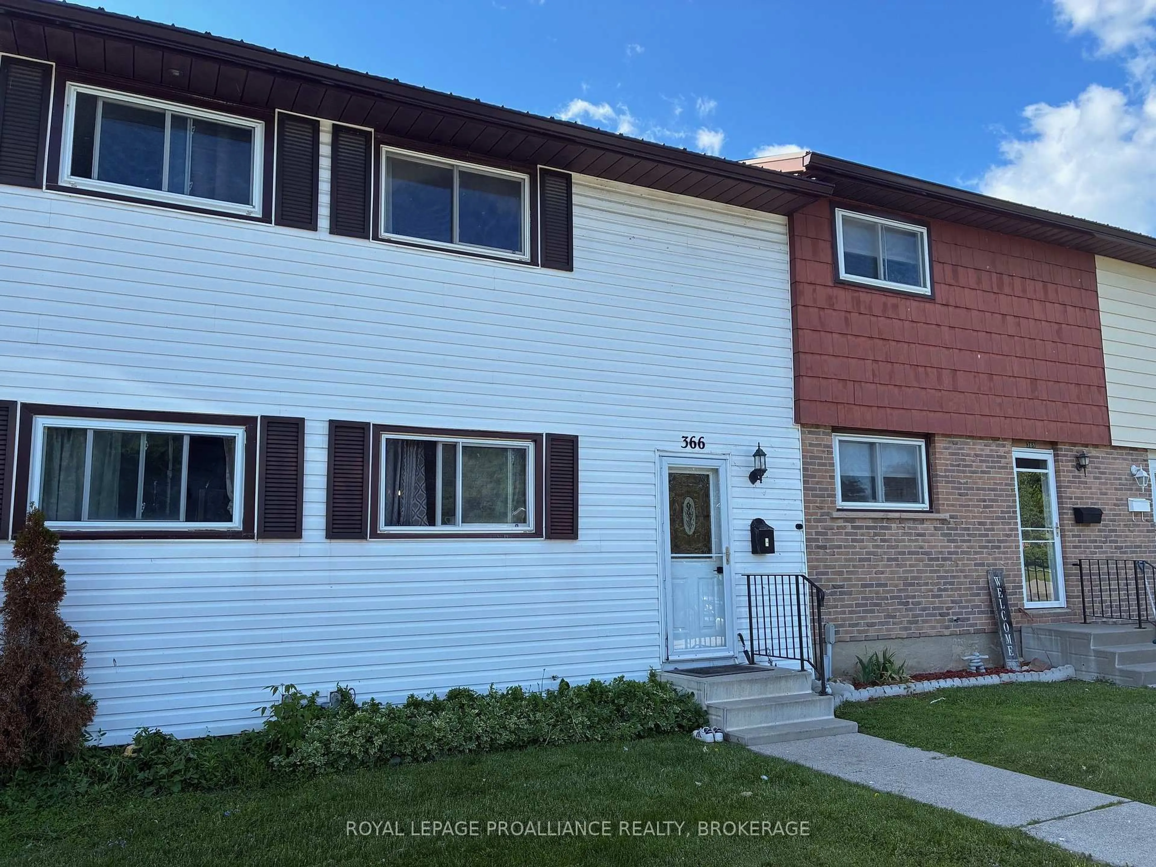 A pic from outside/outdoor area/front of a property/back of a property/a pic from drone, street for 366 Forsyth St #23, Gananoque Ontario K7G 2Y1