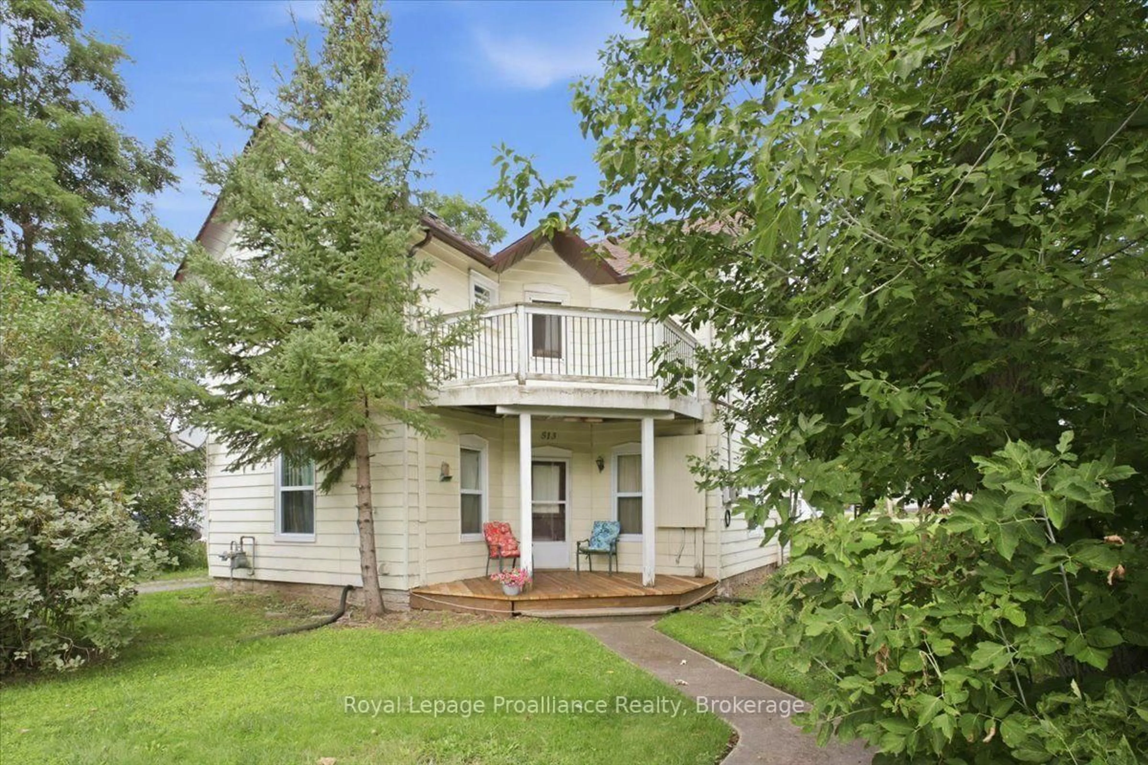 A pic from outside/outdoor area/front of a property/back of a property/a pic from drone, street for 513 Moira St, Tweed Ontario K0K 3J0