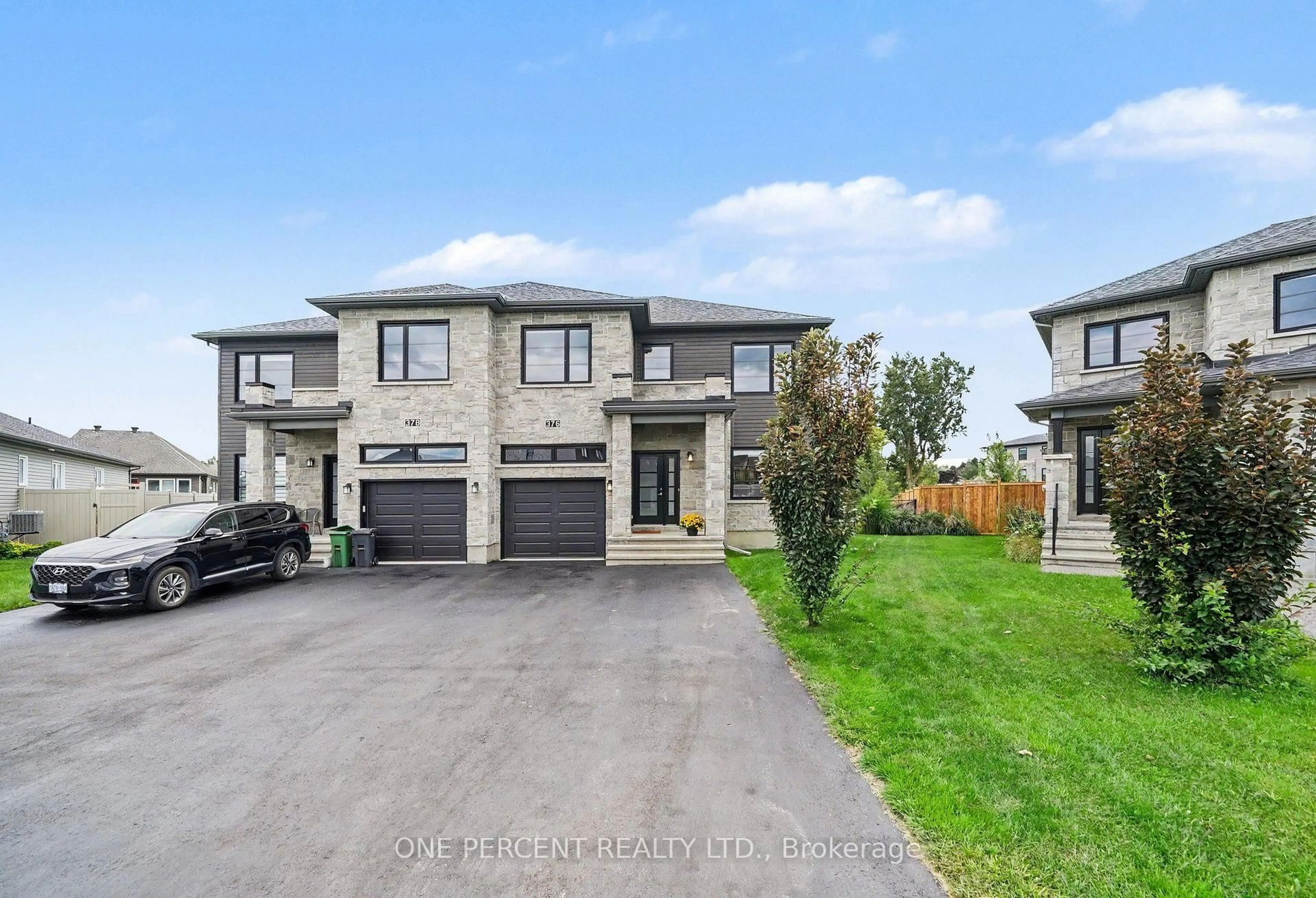 A pic from outside/outdoor area/front of a property/back of a property/a pic from drone, street for 376 Twilight Ave, Russell Ontario K4R 0E6