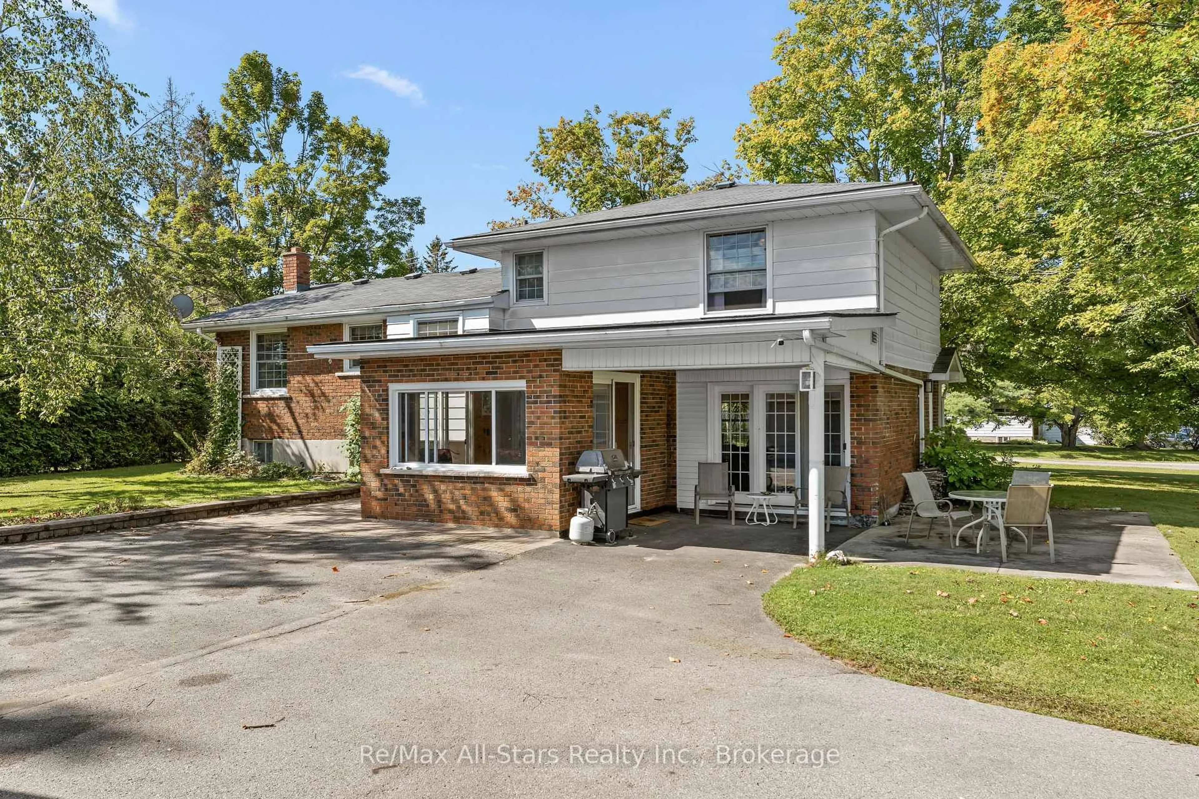 Home with brick exterior material, street for 137 Reid St, Kawartha Lakes Ontario K0M 1A0