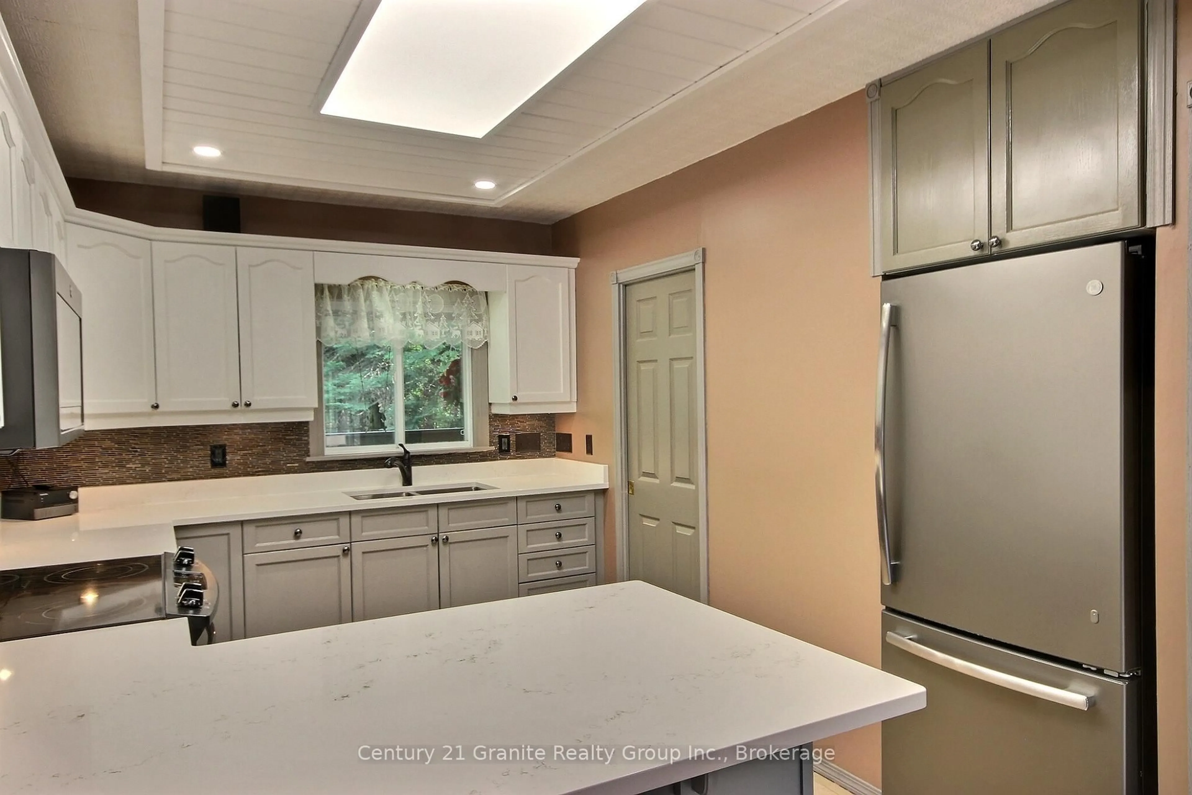 Open concept kitchen, ceramic/tile floor for 1082 Green Lake Rd, Algonquin Highlands Ontario K0M 1S0
