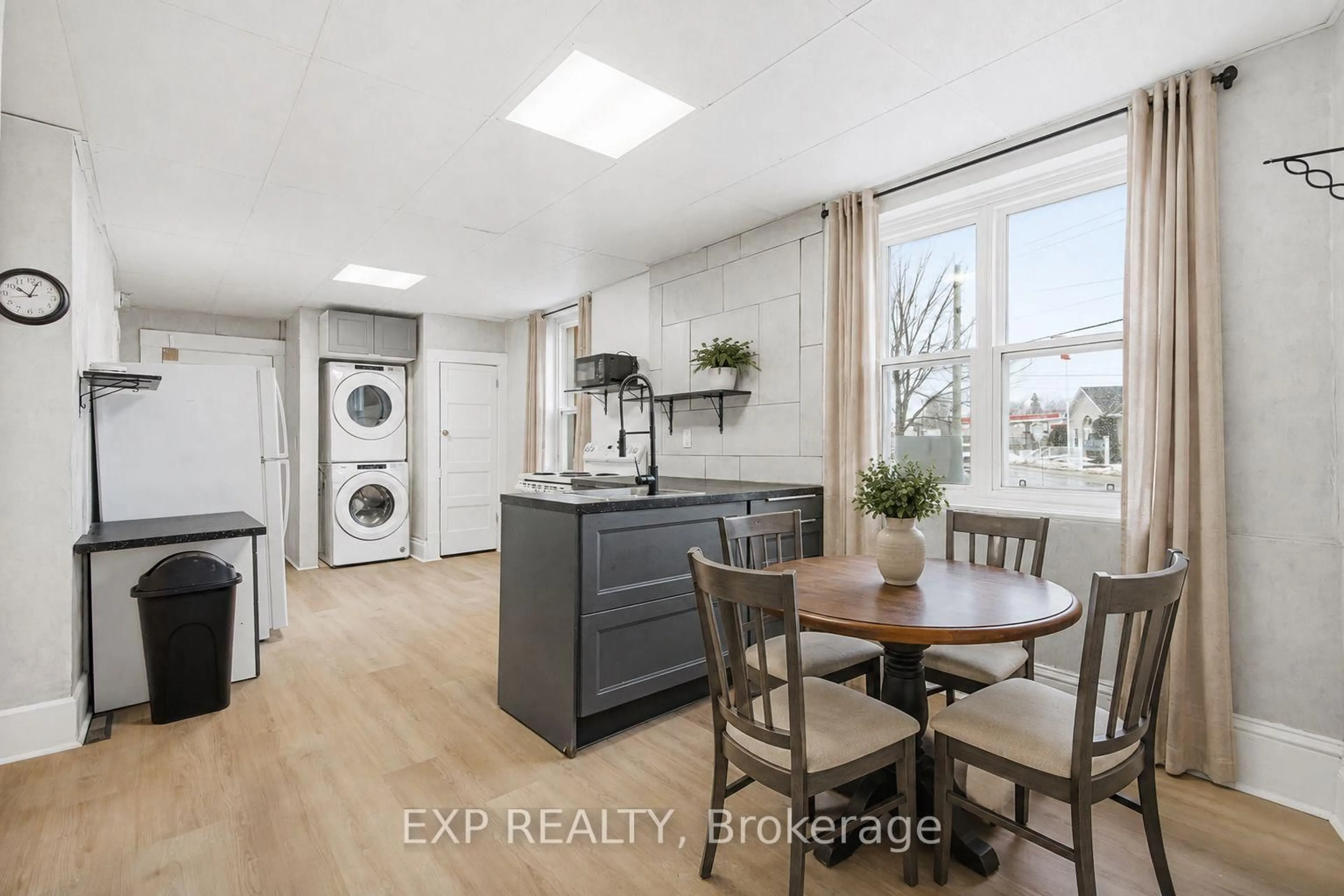 Open concept kitchen, unknown for 119 Beckwith St, Smiths Falls Ontario K7A 2C4