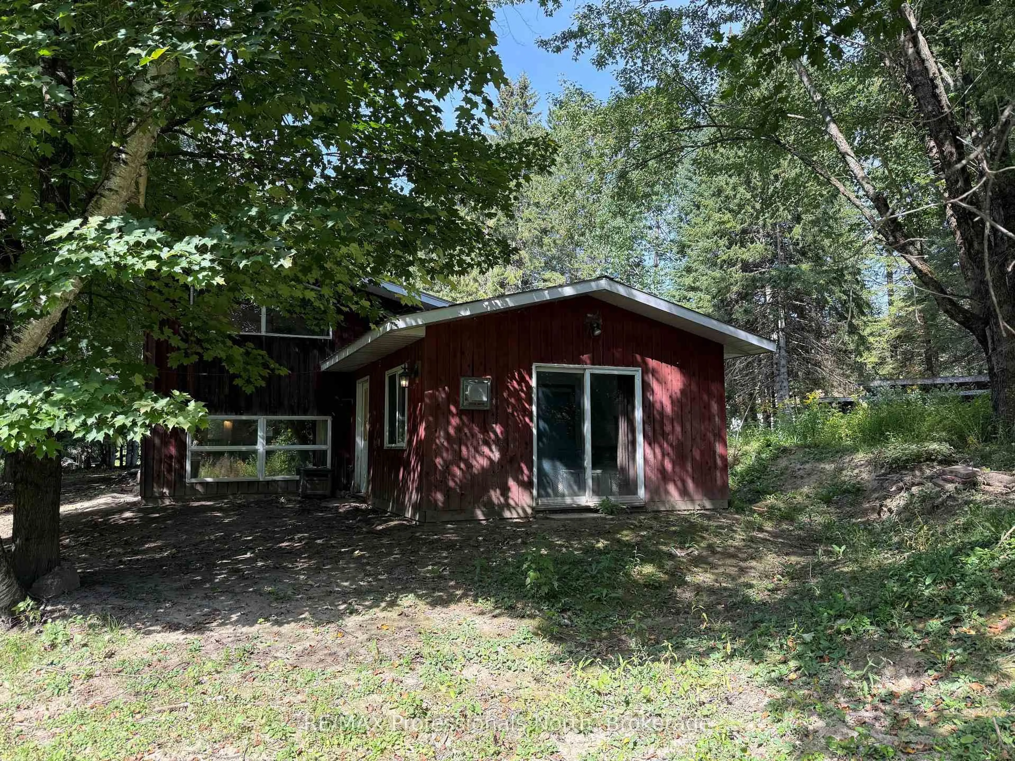 Shed for 83 Ceramic Mine Road North Rd, Huntsville Ontario P1H 2J3