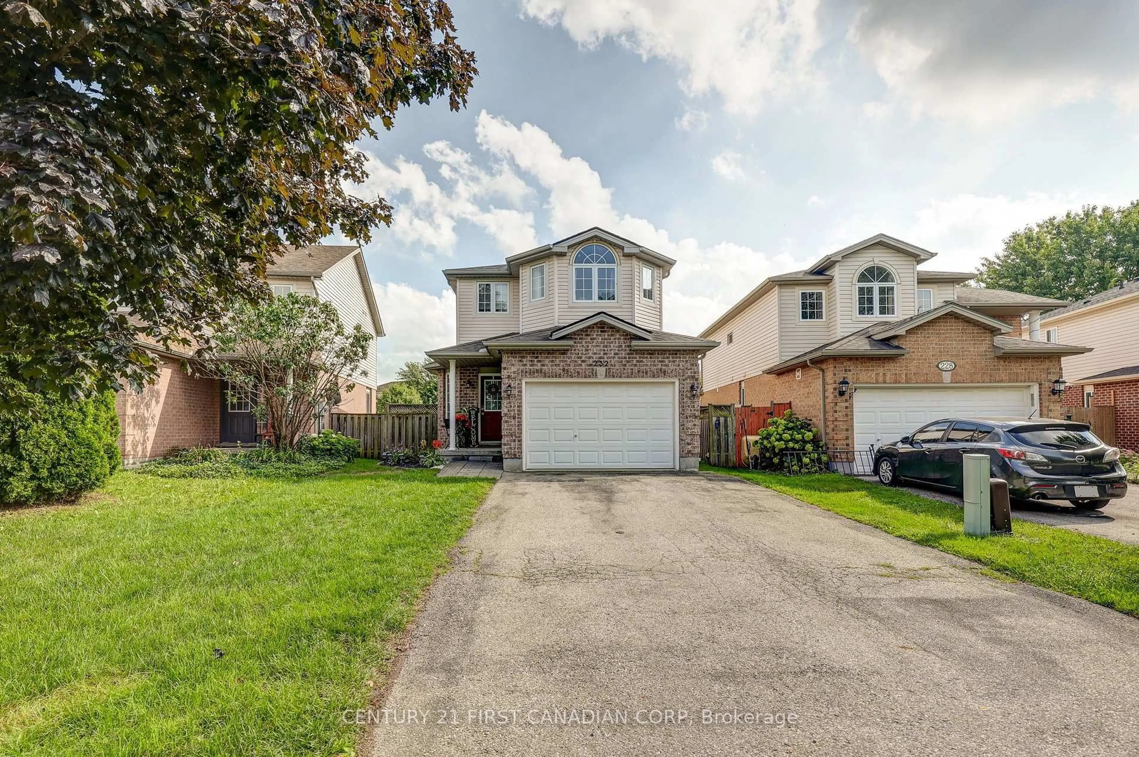 A pic from outside/outdoor area/front of a property/back of a property/a pic from drone, street for 232 RIDGEVIEW Pl, London East Ontario N5Y 5T8
