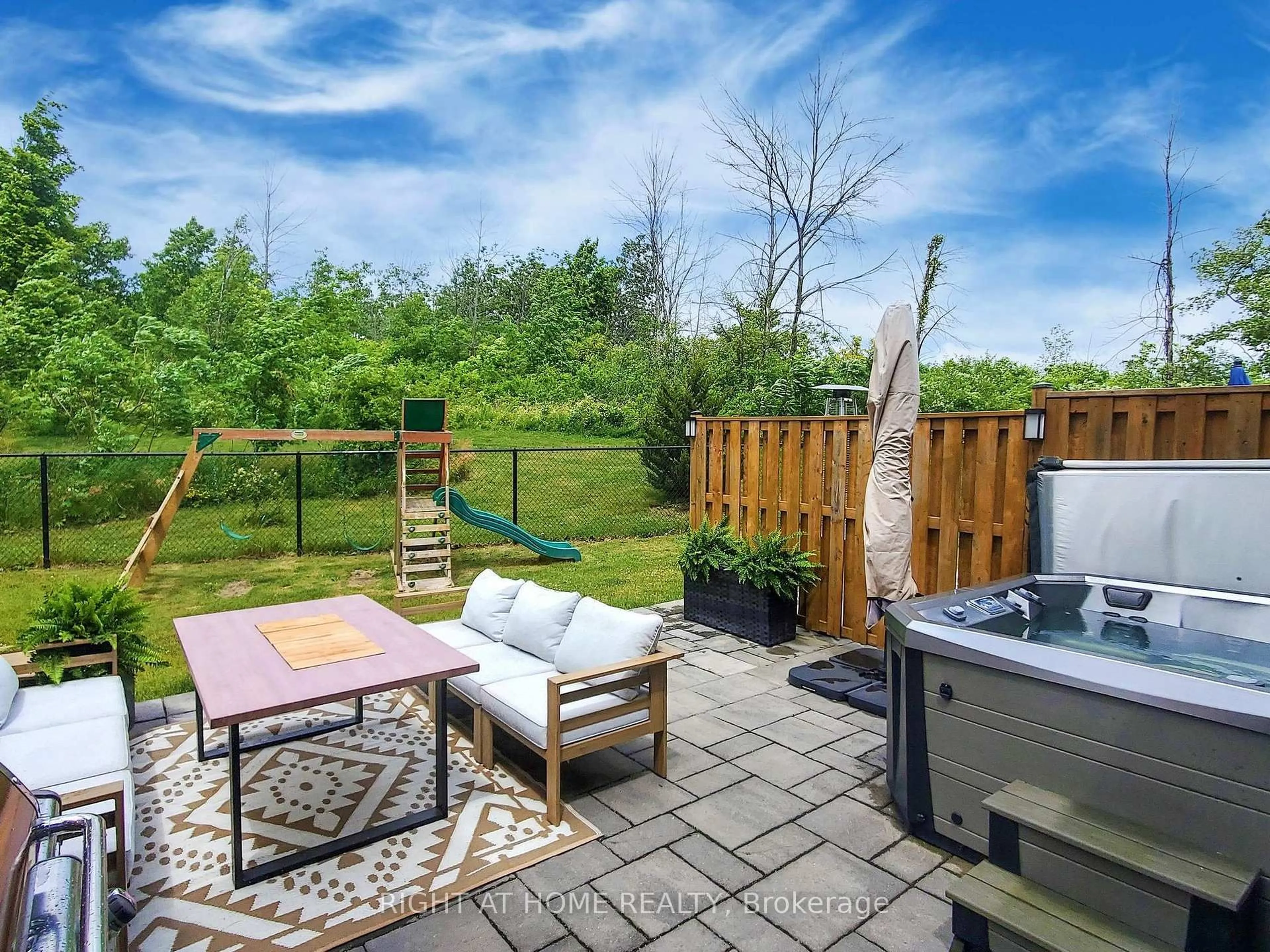 Patio, water/lake/river/ocean view for 35 Midhurst Hts #30, Hamilton Ontario L8J 0K9
