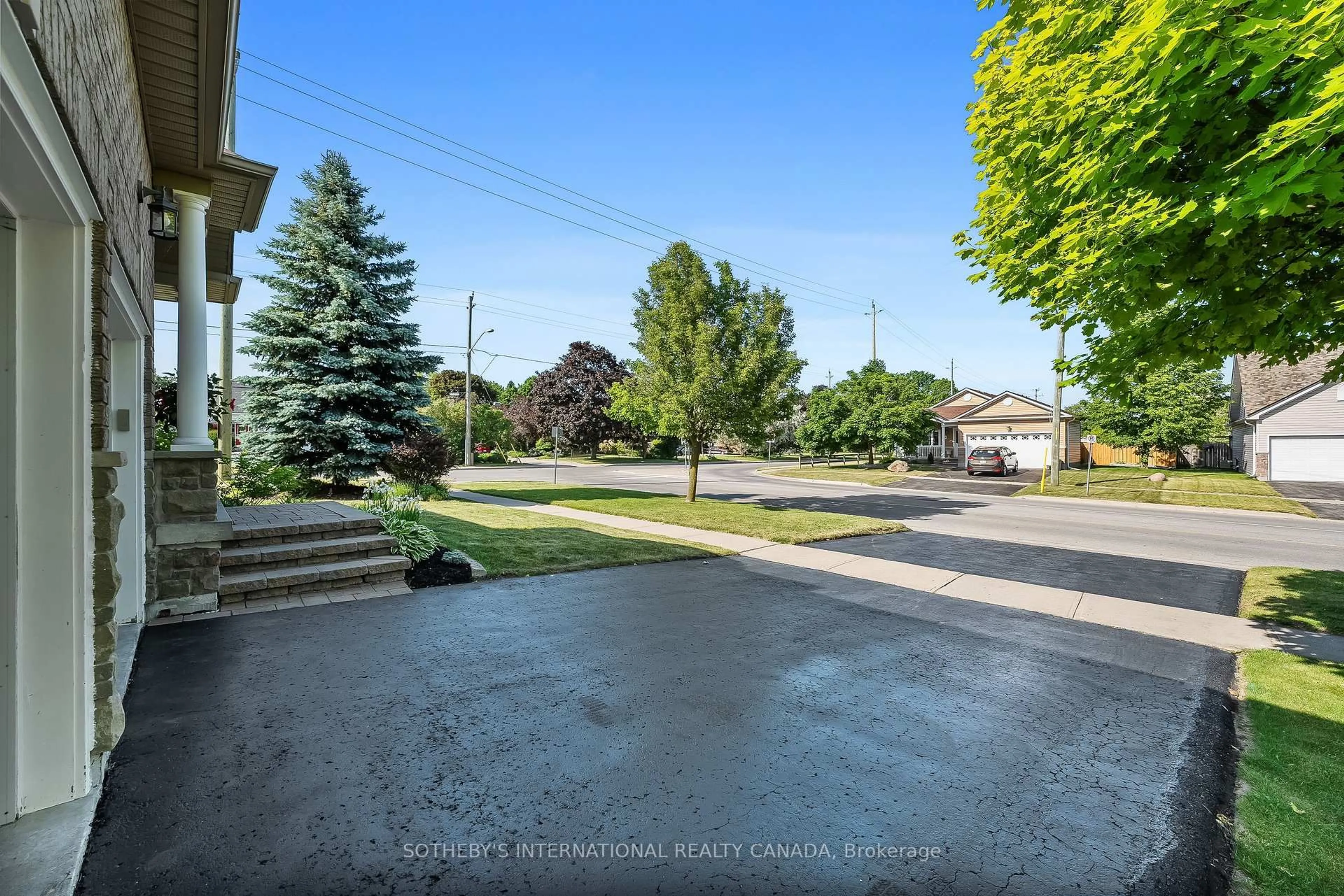 A pic from outside/outdoor area/front of a property/back of a property/a pic from drone, street for 2 Rapley Blvd, Port Hope Ontario L1A 4J7