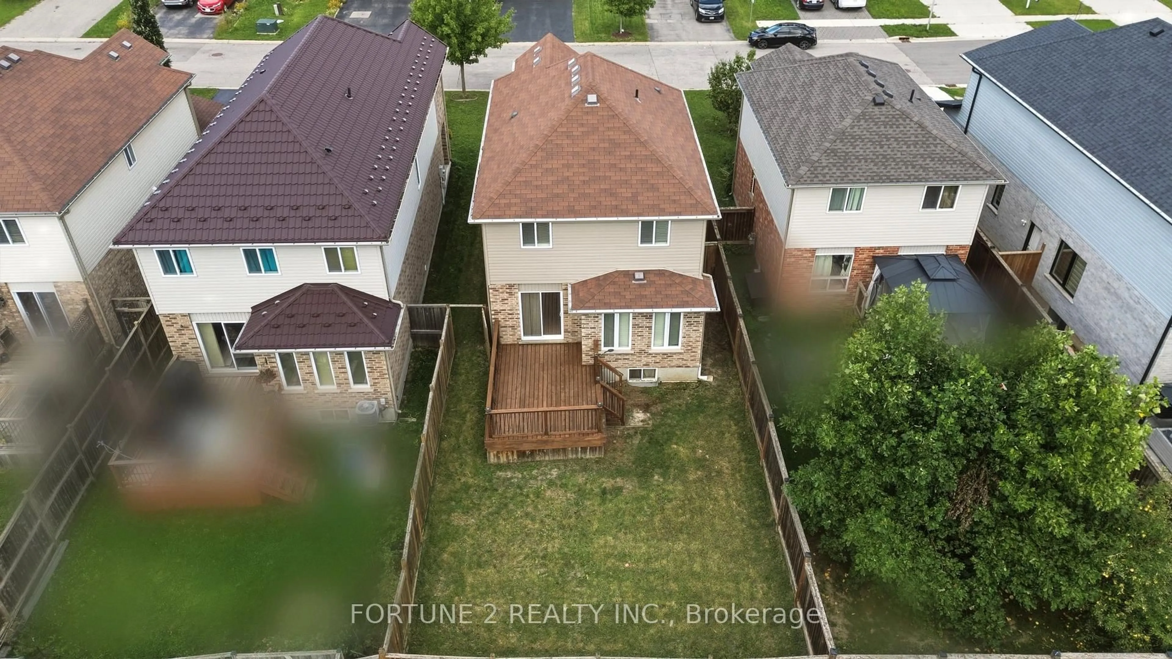 A pic from outside/outdoor area/front of a property/back of a property/a pic from drone, street for 2901 LEMIEUX Walk, London South Ontario N6L 0A9