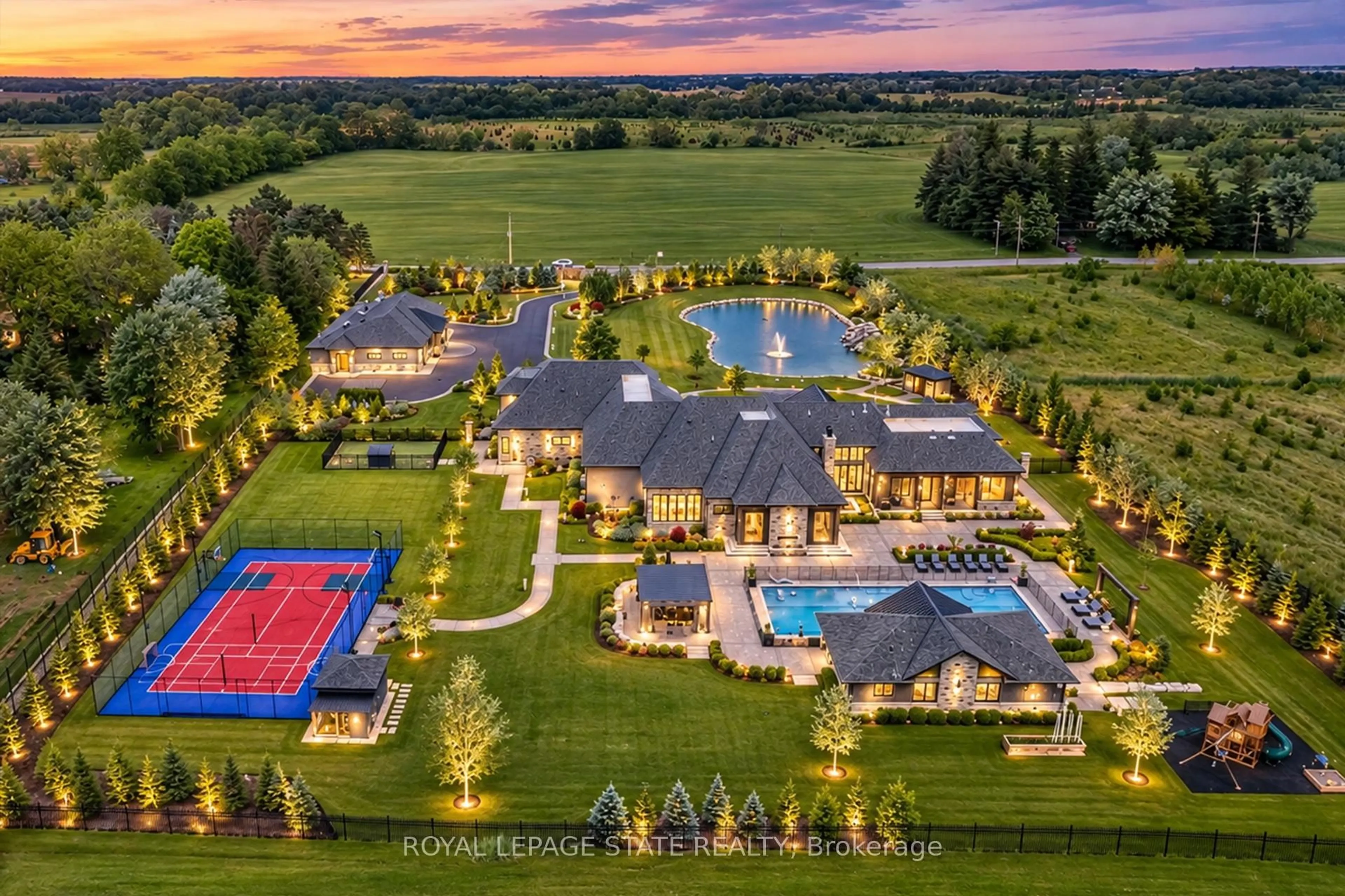 A pic from outside/outdoor area/front of a property/back of a property/a pic from drone, mountain view for 1272 Fiddlers Green Rd, Hamilton Ontario L9G 3L1