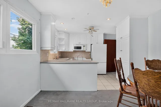 118 Knoxdale Rd, Ottawa 5