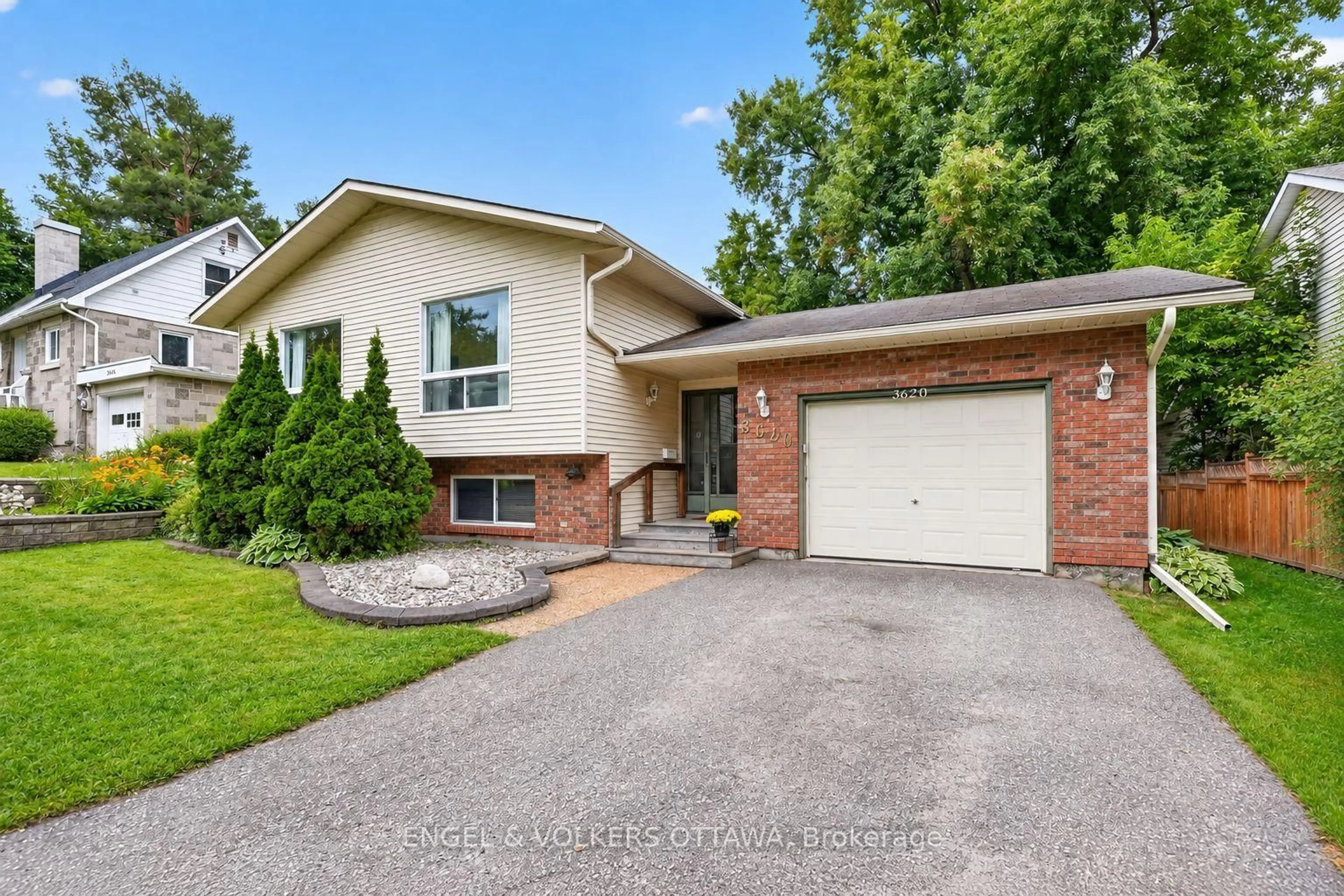 Home with brick exterior material, street for 3620 Albion Rd, Ottawa Ontario K1T 1A3
