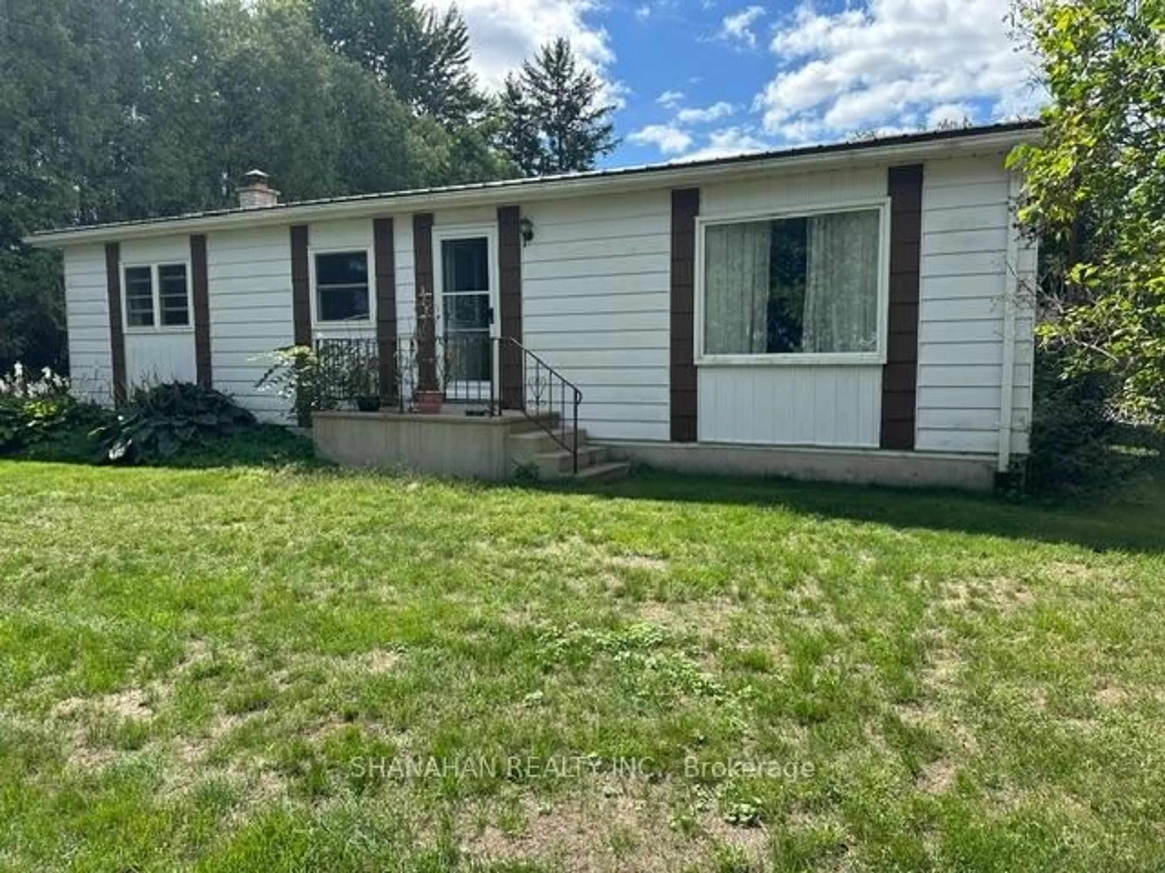 Home with vinyl exterior material, unknown for 24834 Kent Bridge Rte, Chatham-Kent Ontario N0P 1M0