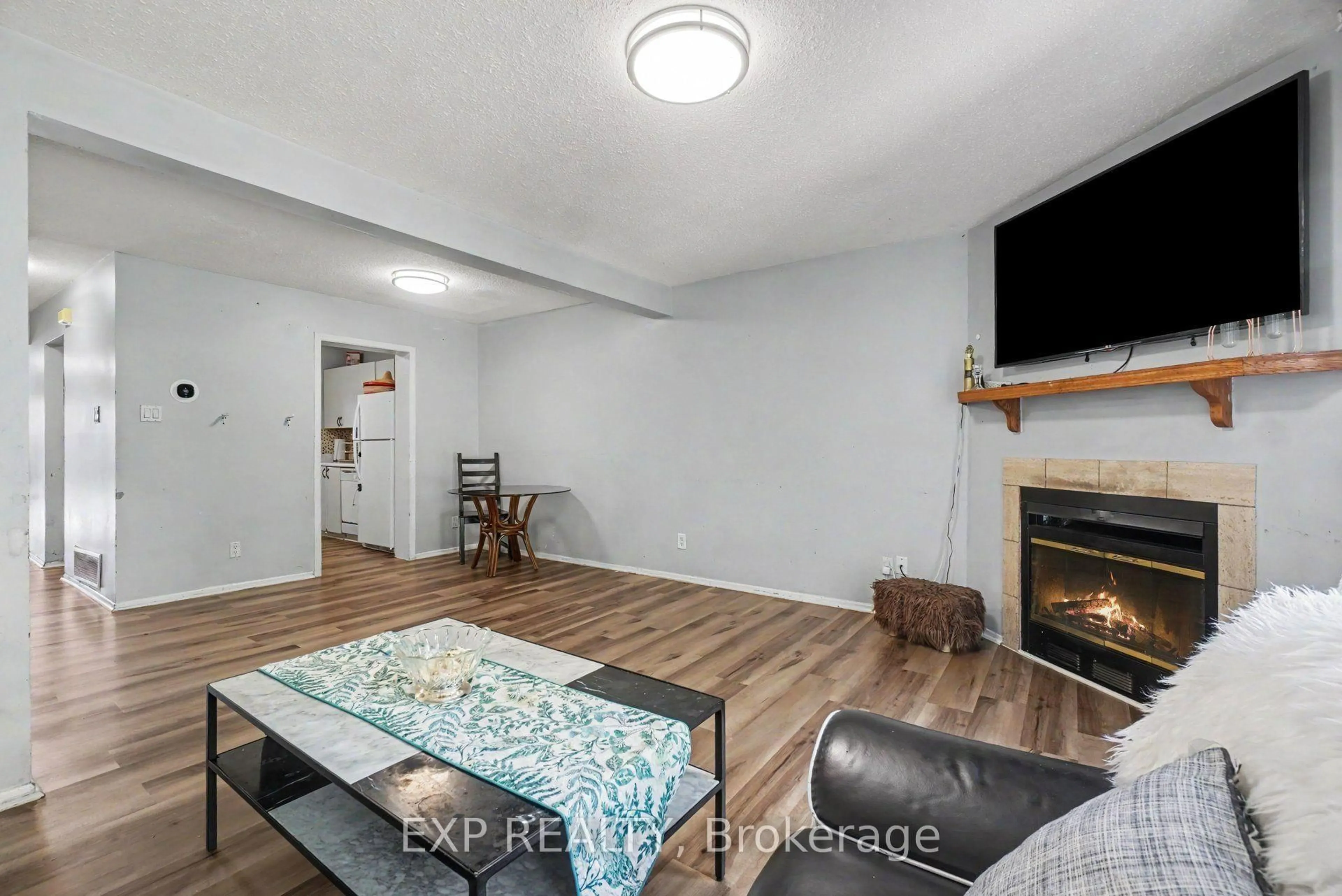 Living room with furniture, unknown for 9 Paddington Private, Ottawa Ontario K1V 0S6