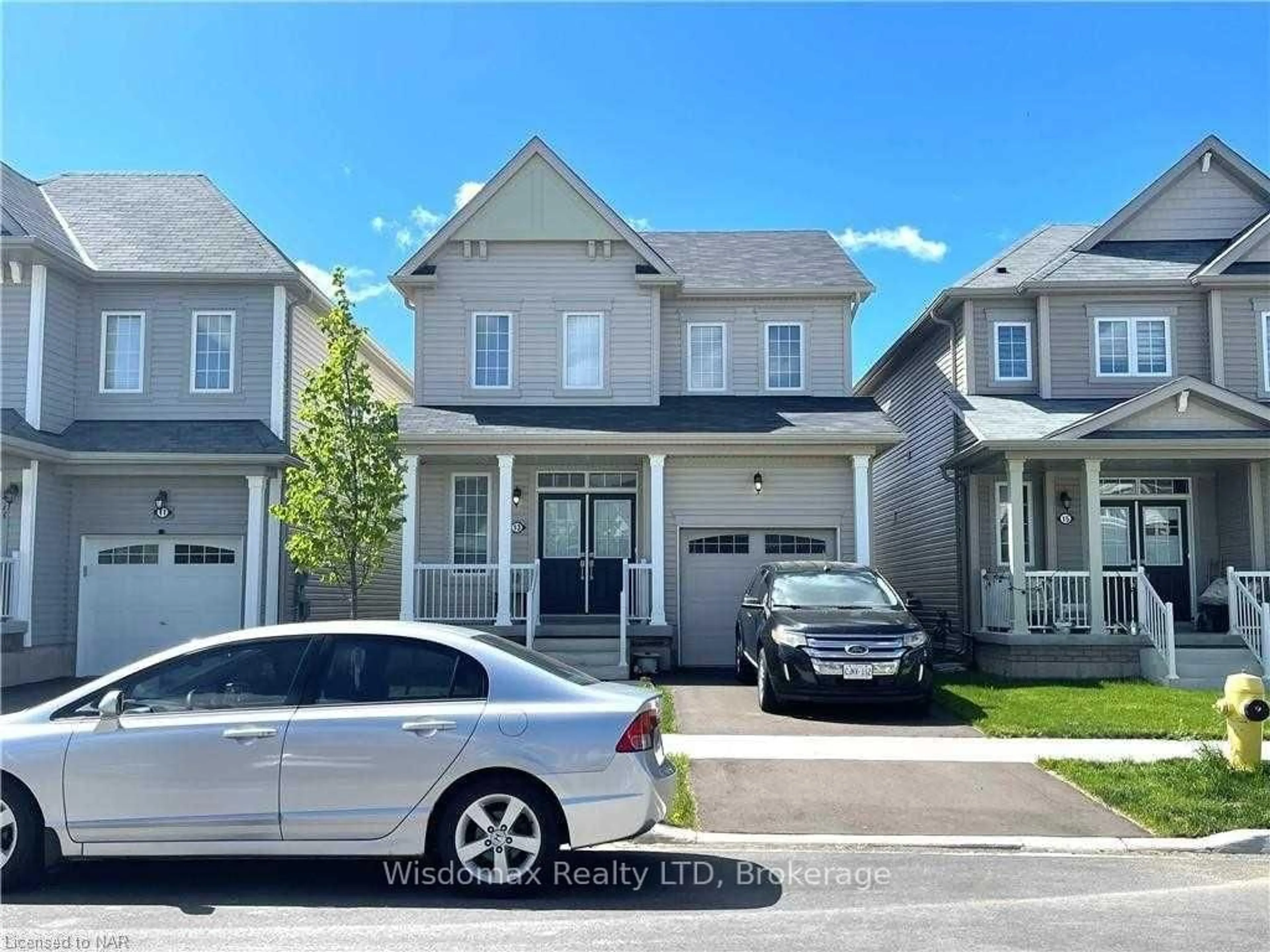 A pic from outside/outdoor area/front of a property/back of a property/a pic from drone, street for 13 Beatty Ave, Thorold Ontario L3C 0H4