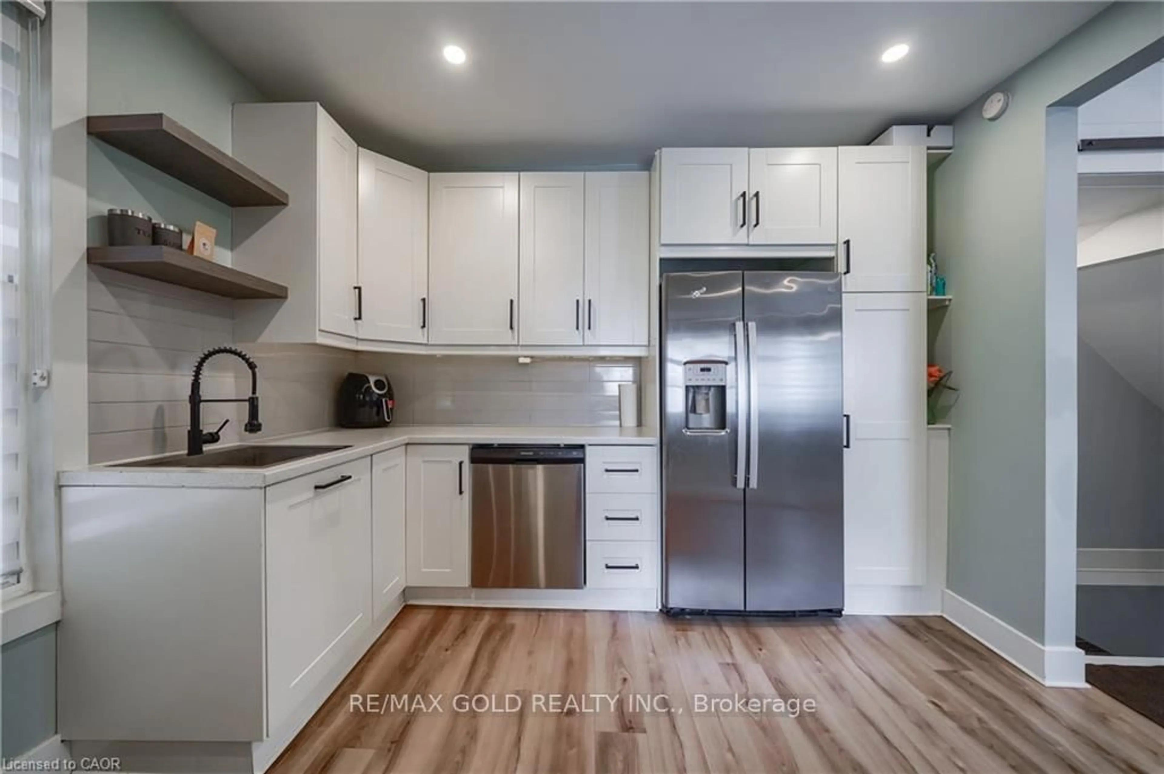 Unknown for 36 Kerr St, Cambridge Ontario N1R 4A3