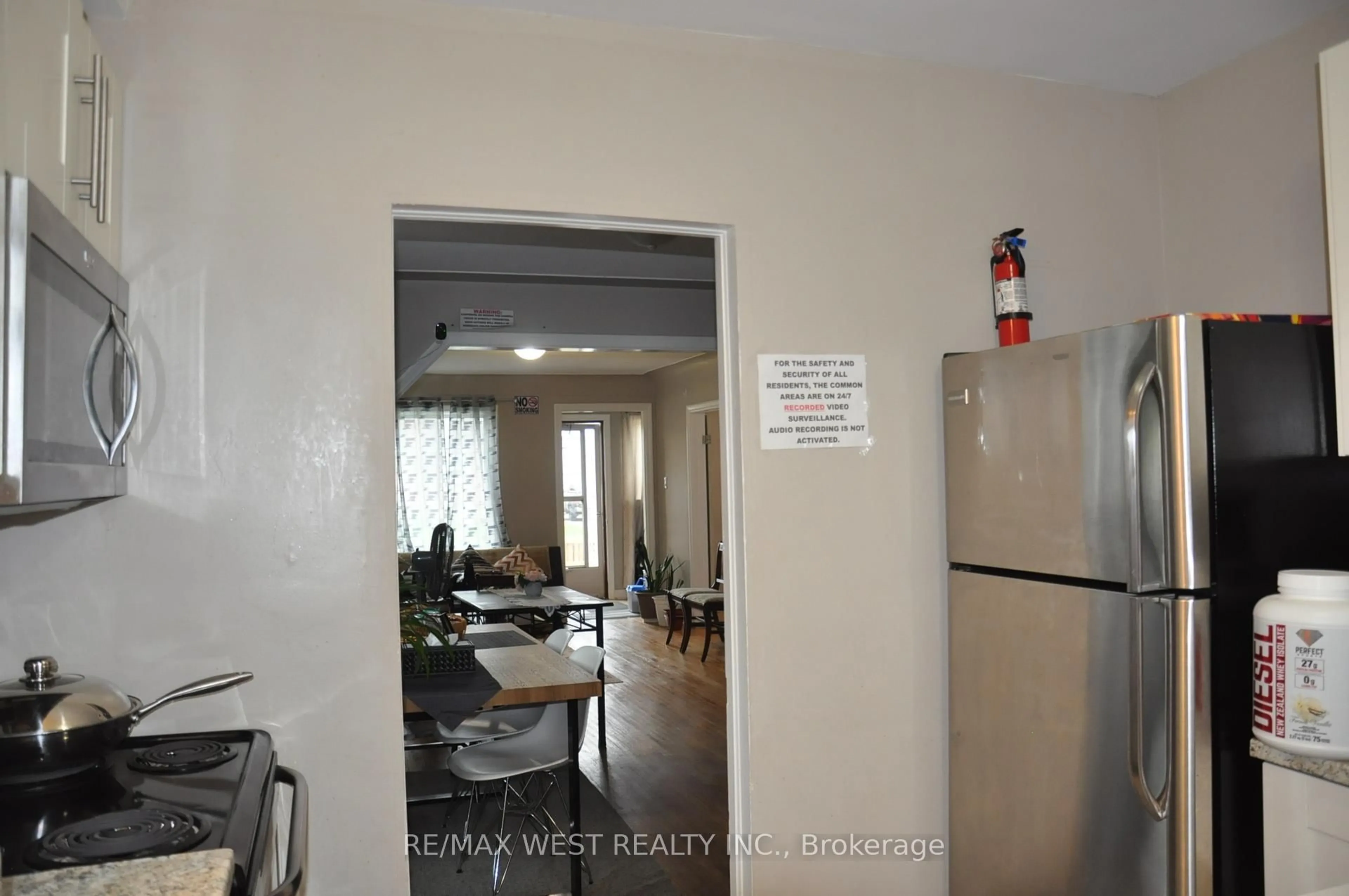 trreb/IMG-X13756358_5edbf79f-b451-4b95-bc63-32f6ecfadc5f-l.jpg