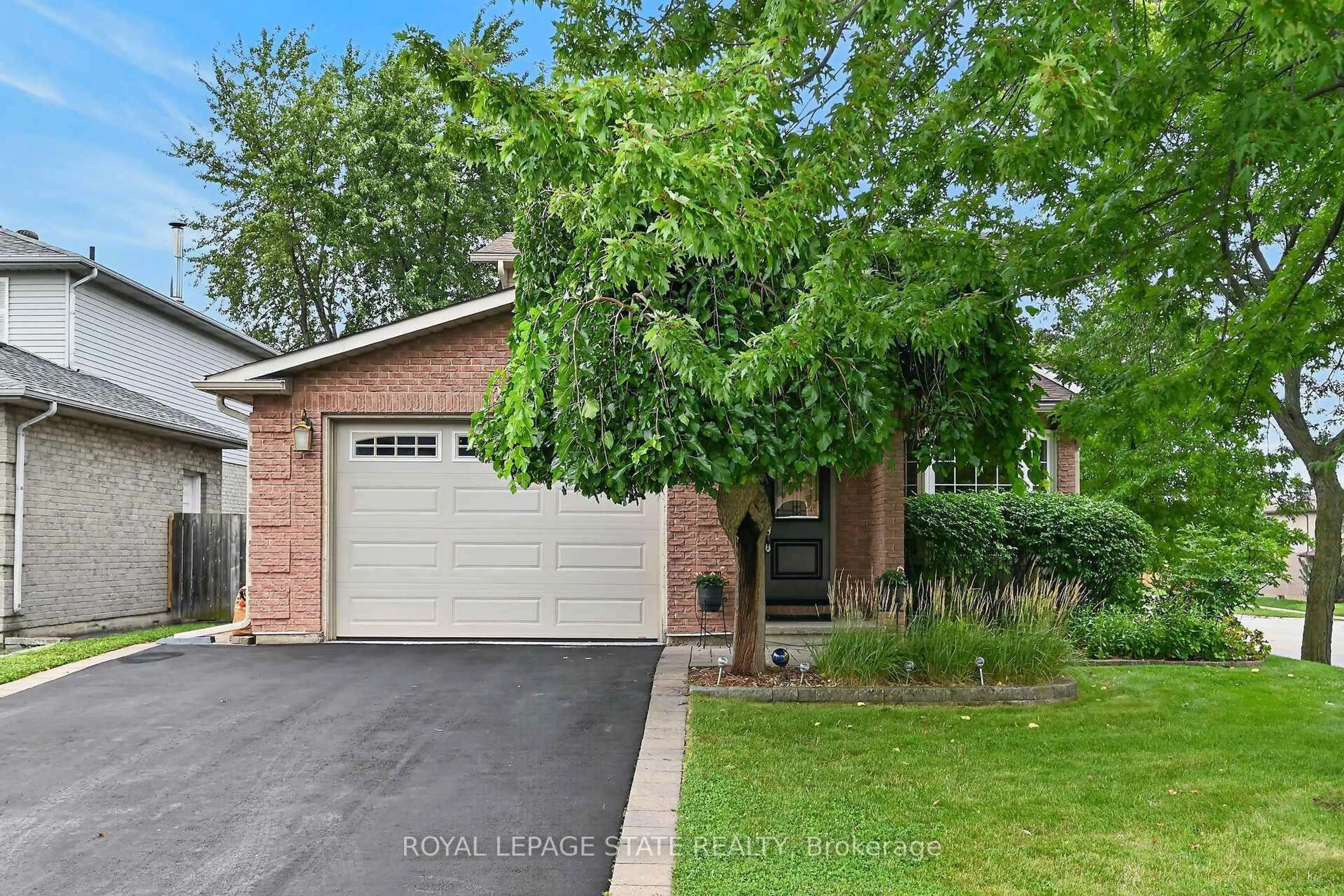 Home with brick exterior material, street for 2 Novoco Dr, Hamilton Ontario L9C 7E7