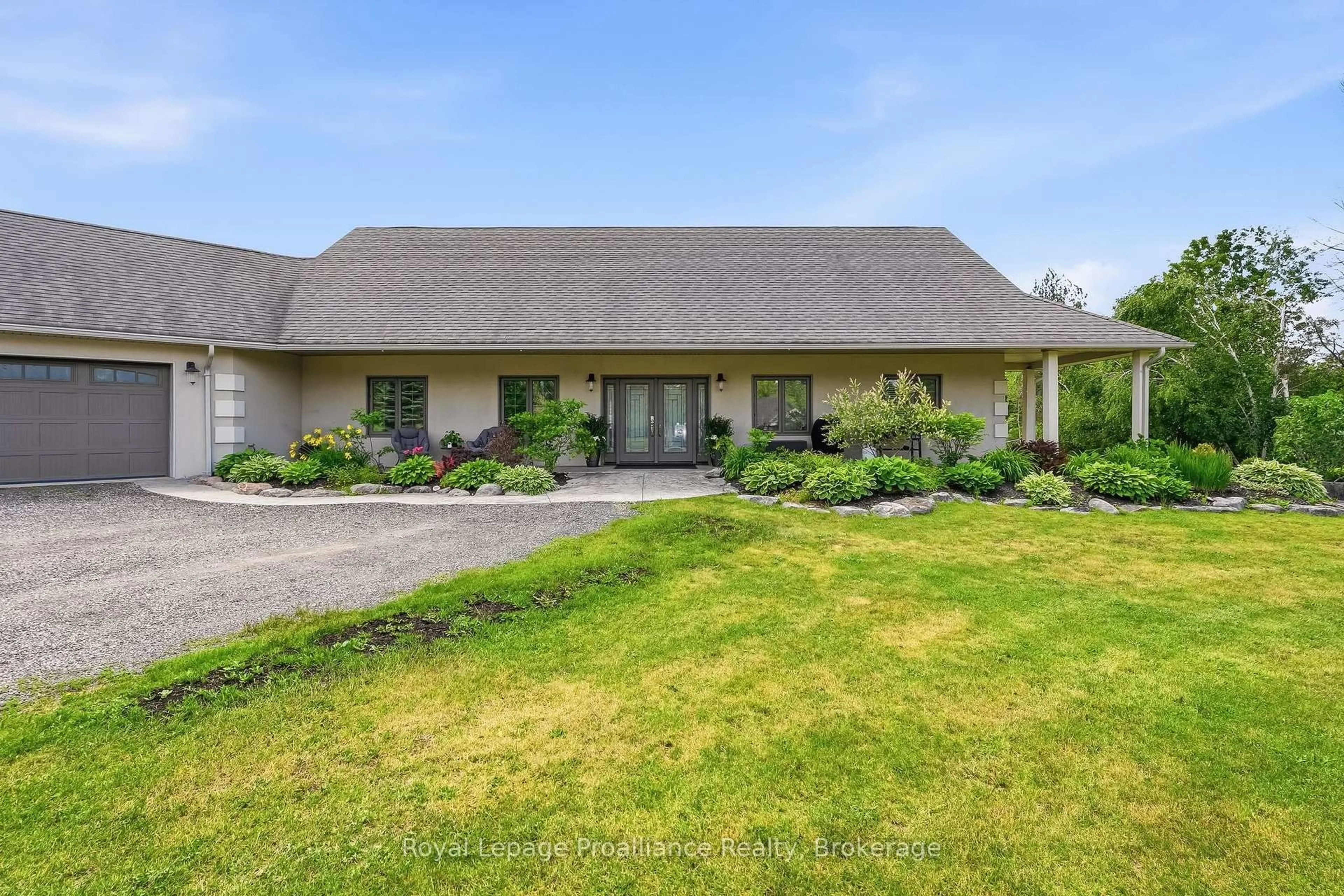 A pic from outside/outdoor area/front of a property/back of a property/a pic from drone, unknown for 1646 Harriet Lane, Selwyn Ontario K0L 1T0