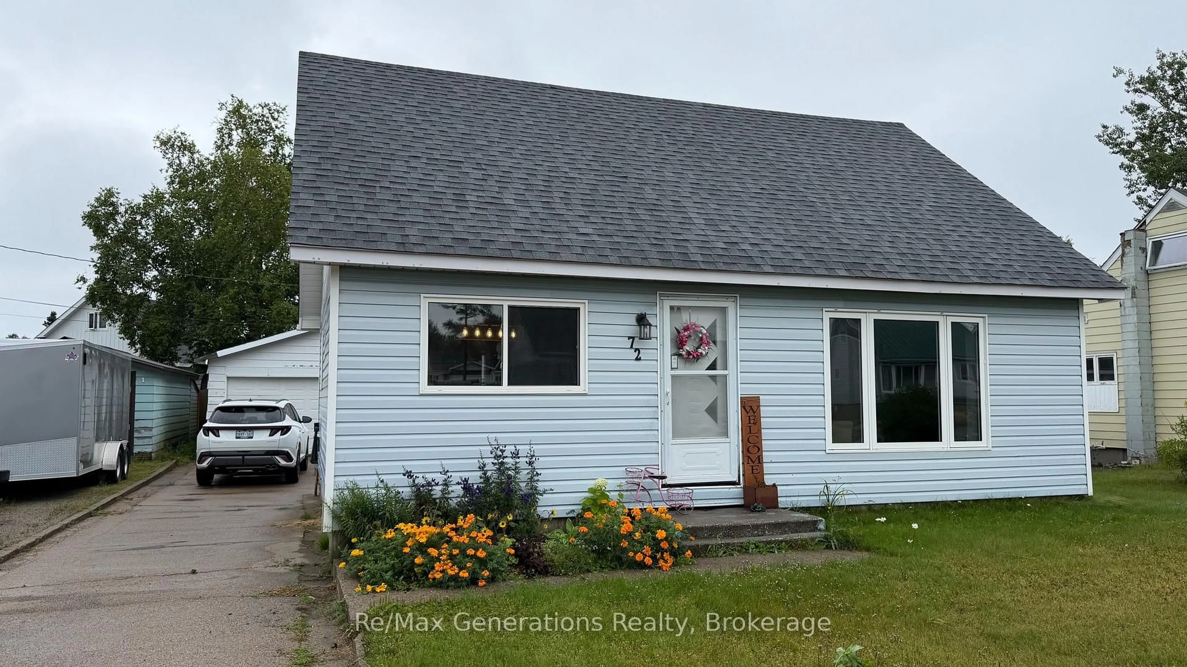 Home with vinyl exterior material, street for 72 Hudson Dr, Terrace Bay Ontario P0T 2W0
