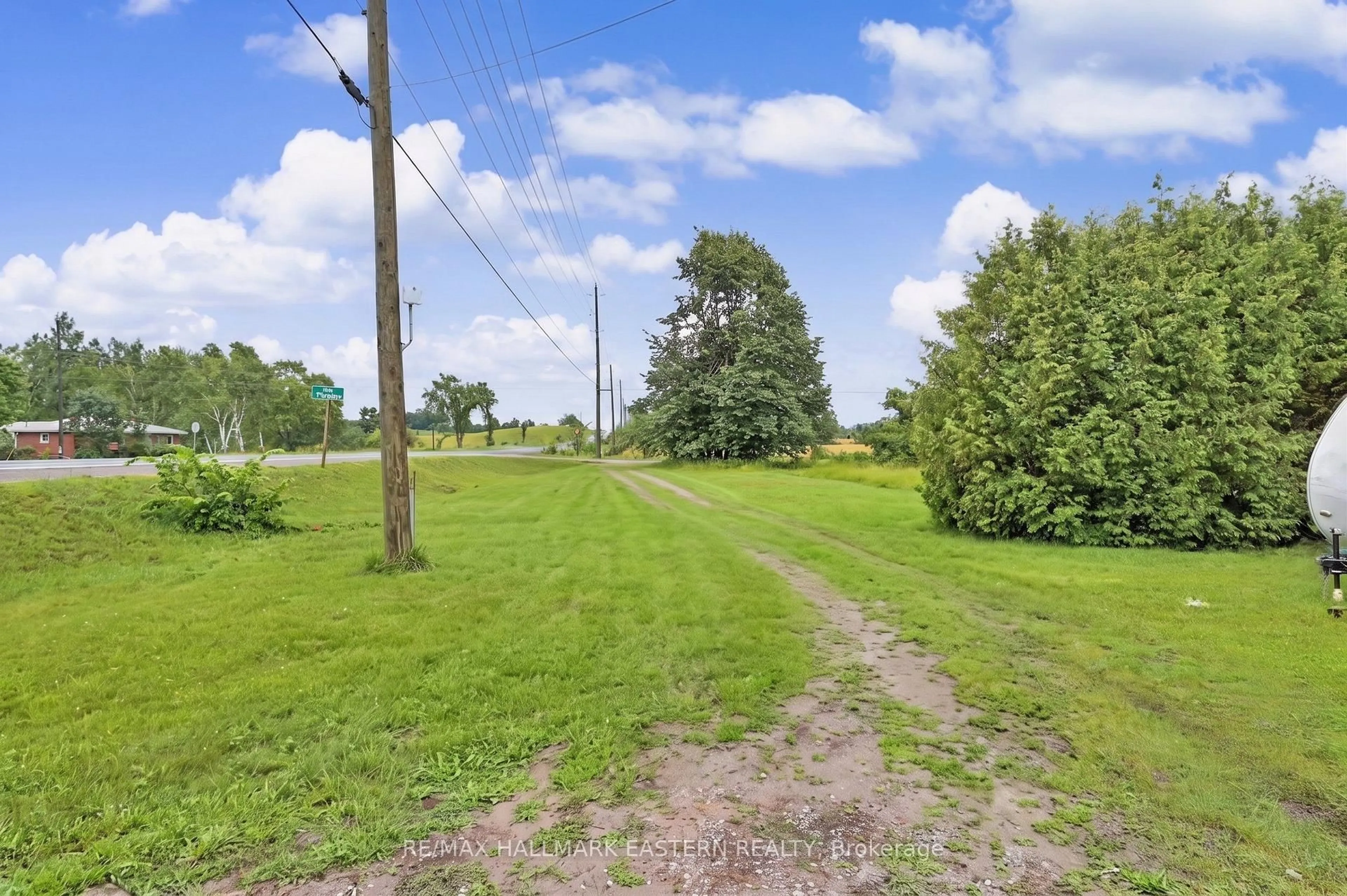 A pic from outside/outdoor area/front of a property/back of a property/a pic from drone, unknown for 2260 Buckhorn Rd, Selwyn Ontario K0L 2H0