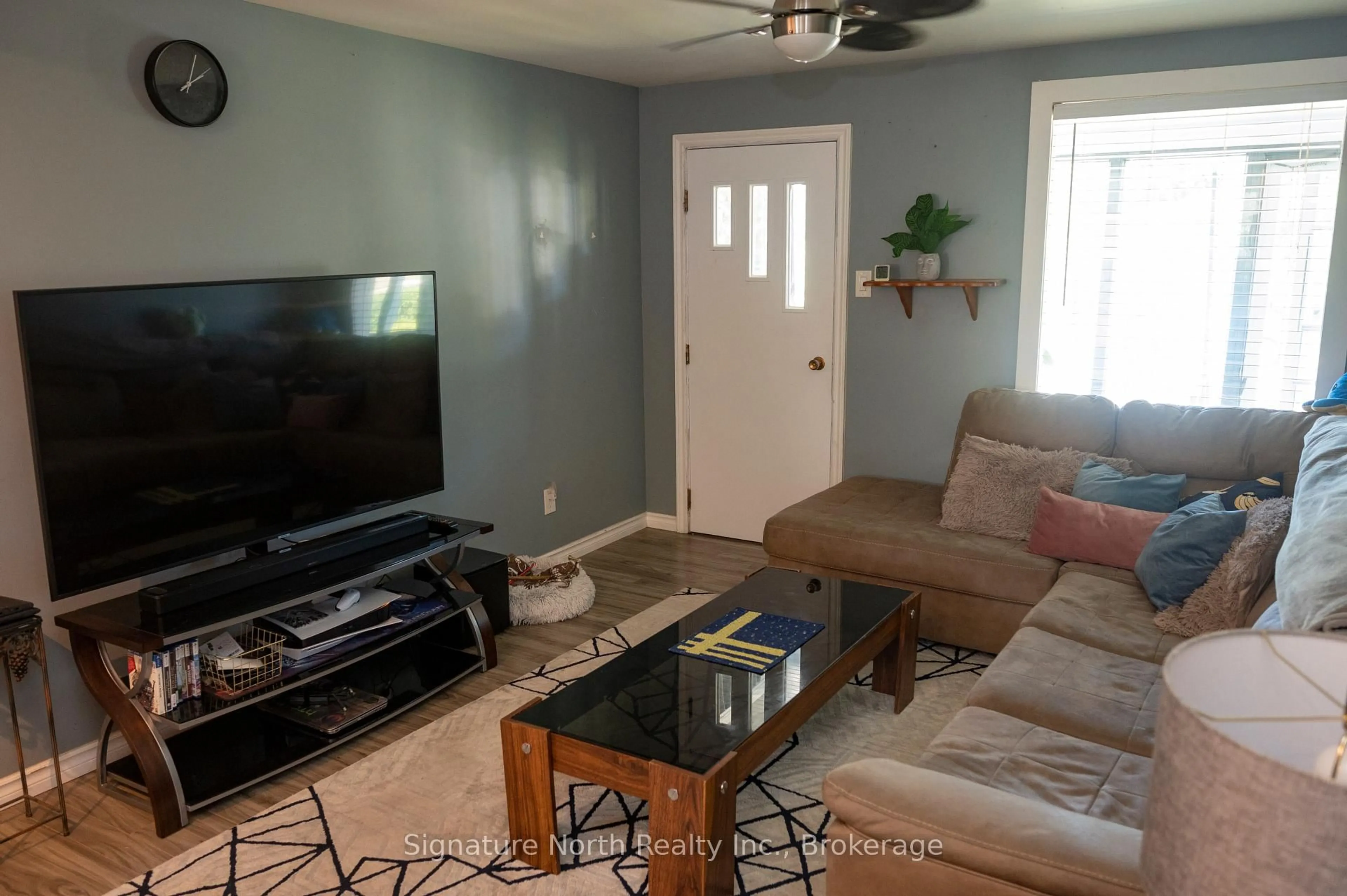 Living room with furniture, unknown for 184 Mary St, Thunder Bay Ontario P7E 4J5
