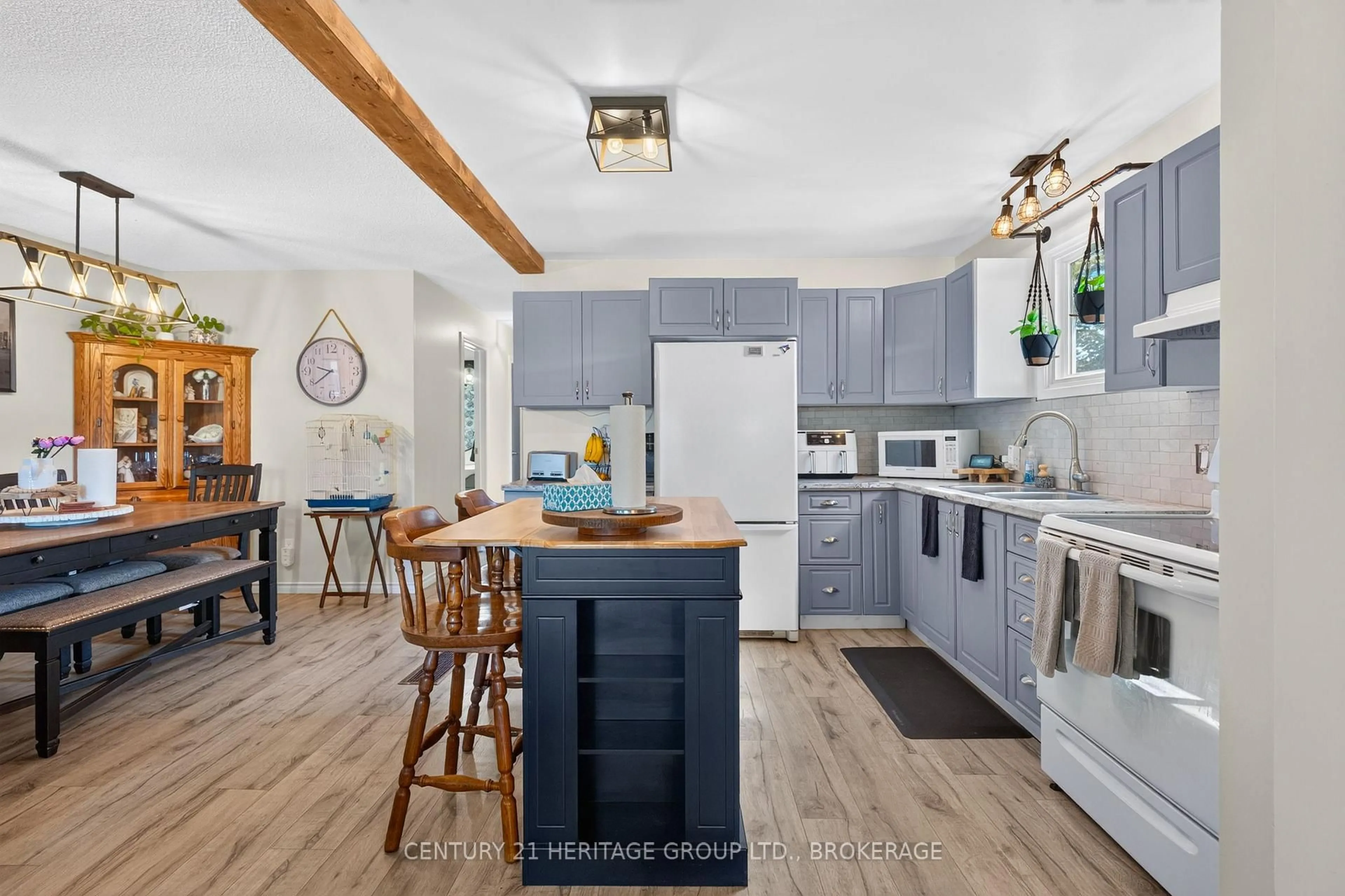 Open concept kitchen, unknown for 134 Purdy Rd, Bath Ontario K0H 1G0