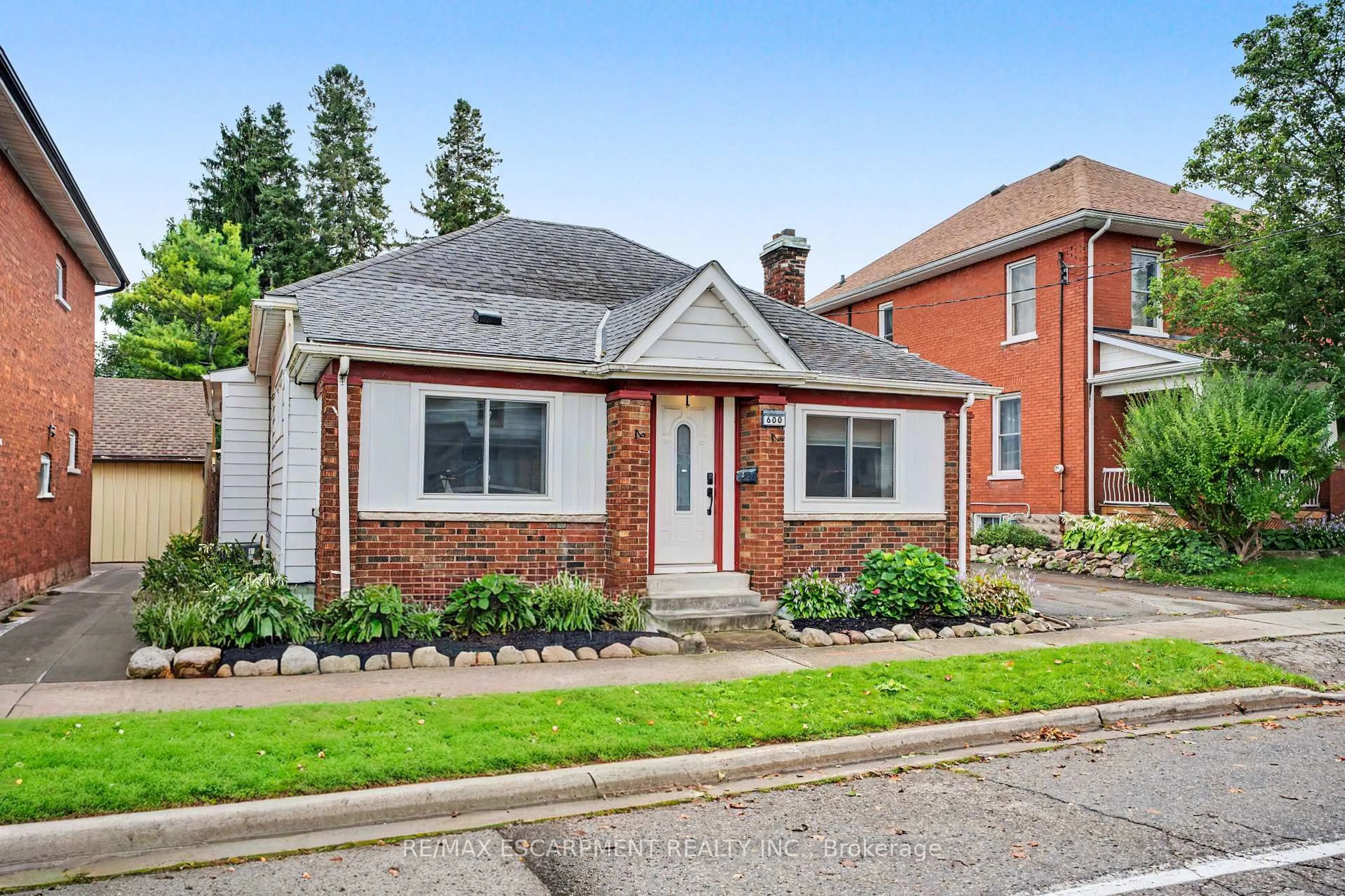 Home with brick exterior material, street for 600 PEEL St, Woodstock Ontario N4S 1K7